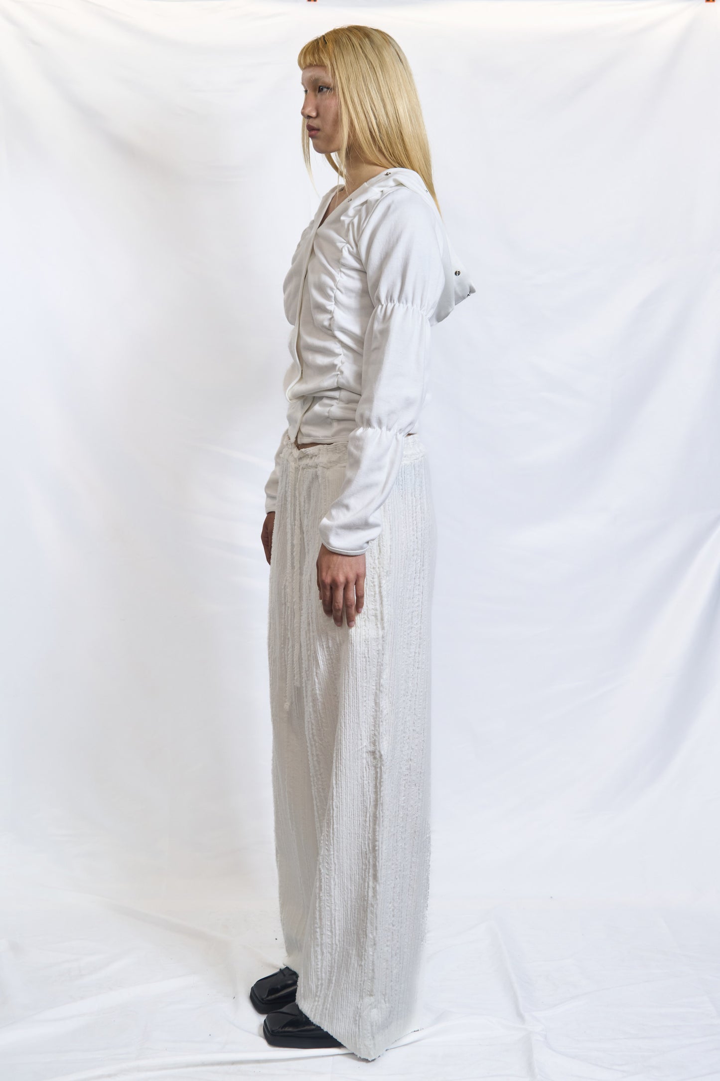 CRINKLED TROUSERS