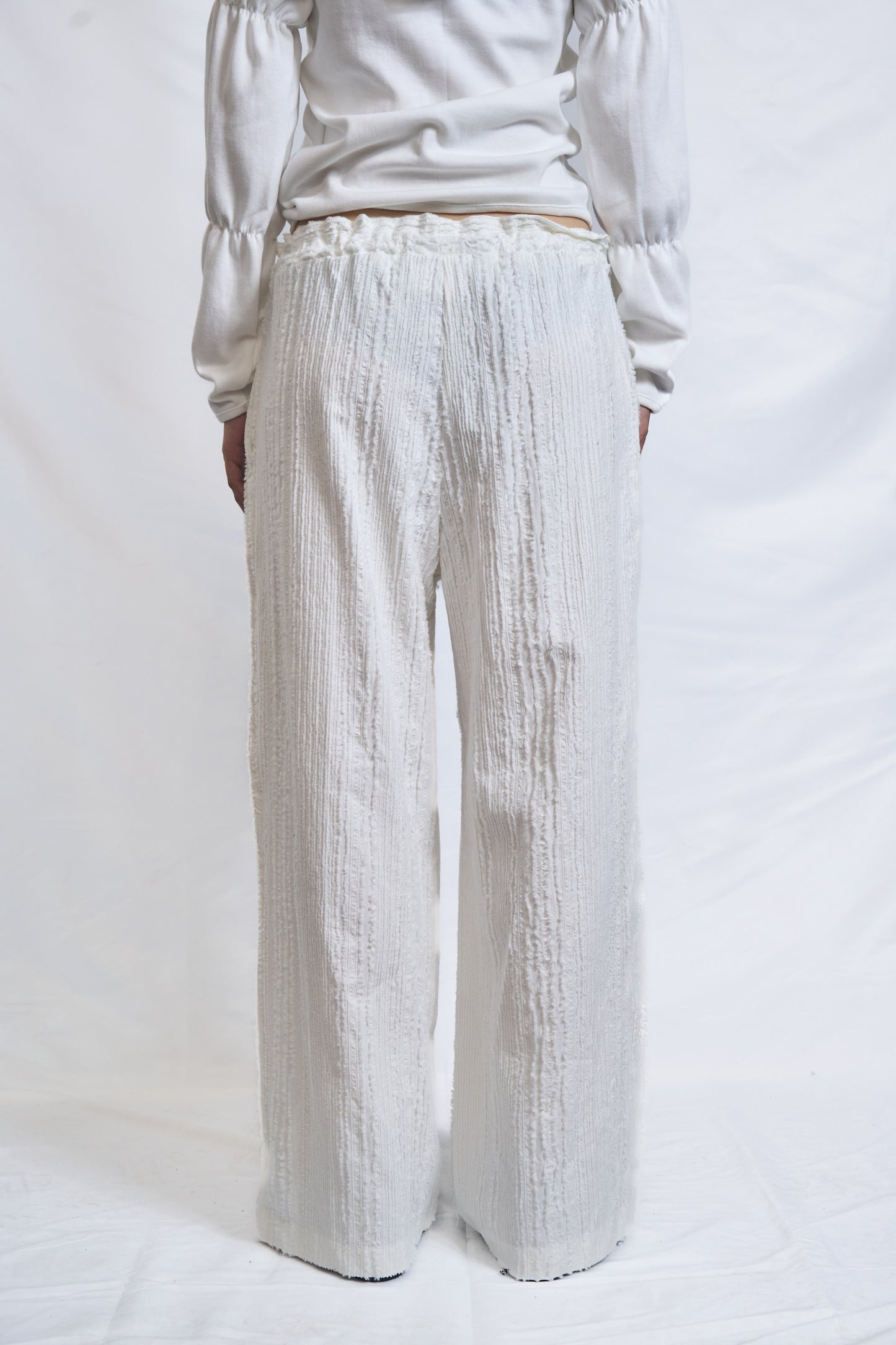 CRINKLED TROUSERS