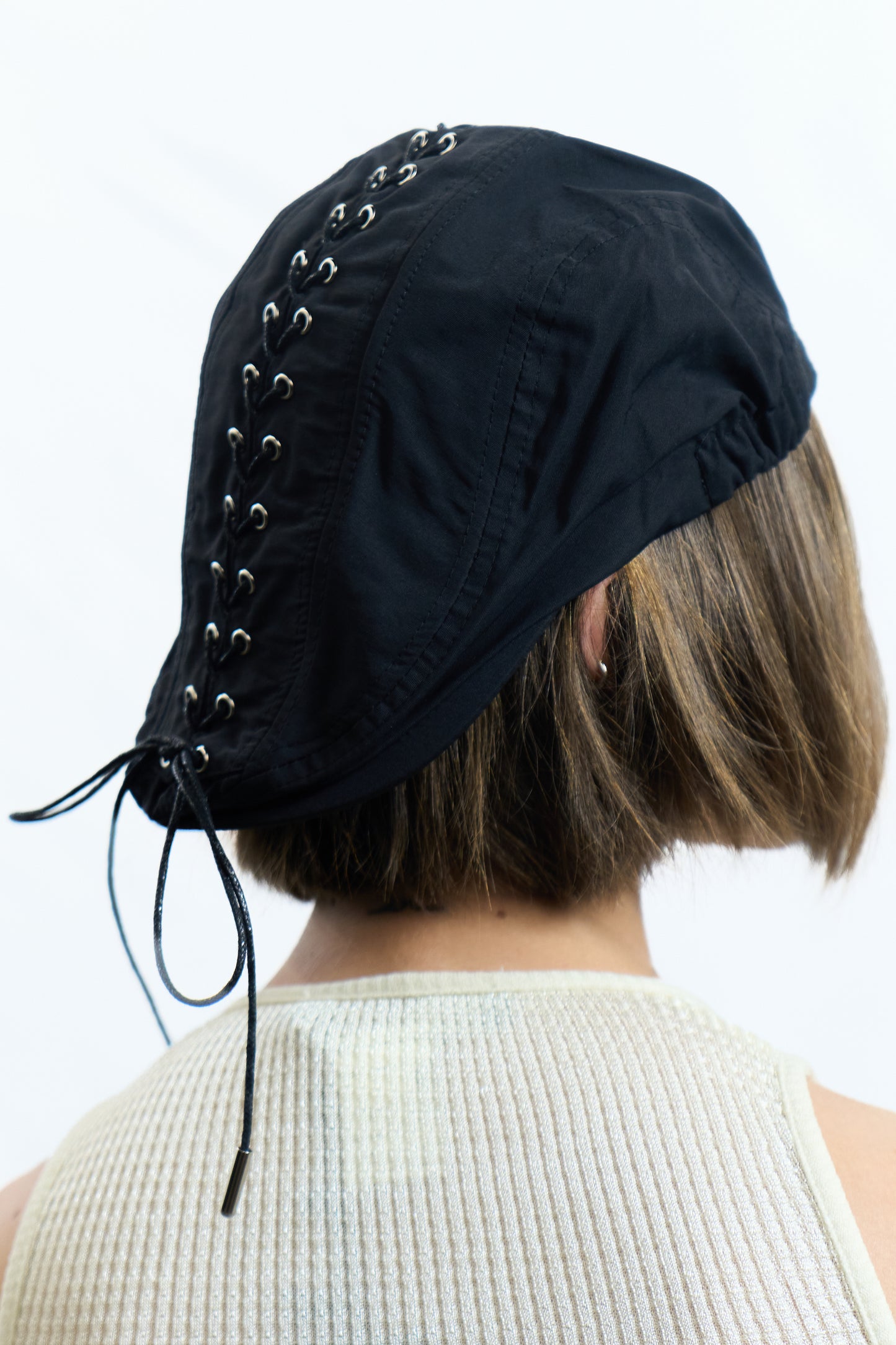 CORSET STRING CAP