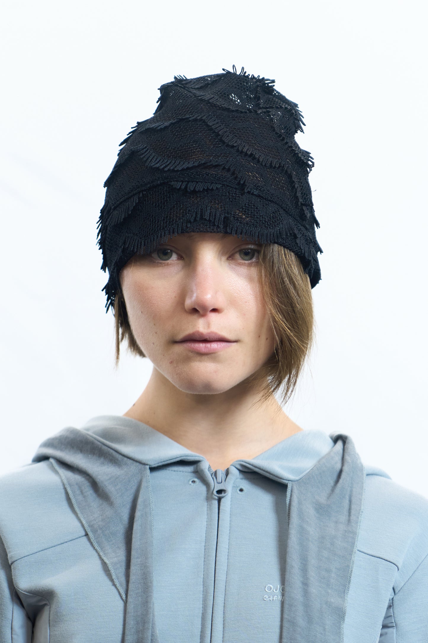 LACE WAVE BEANIE BLACK
