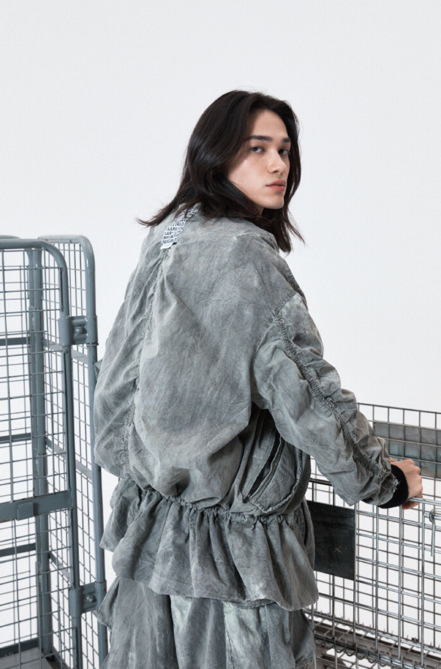 SHIRRING TIE DYE DENIM JUMPER GRAY