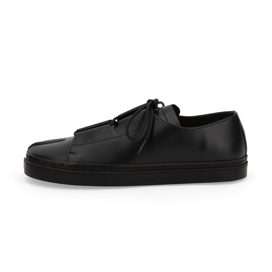 RYOMA TABI TOE BLACK LEATHER FLATS