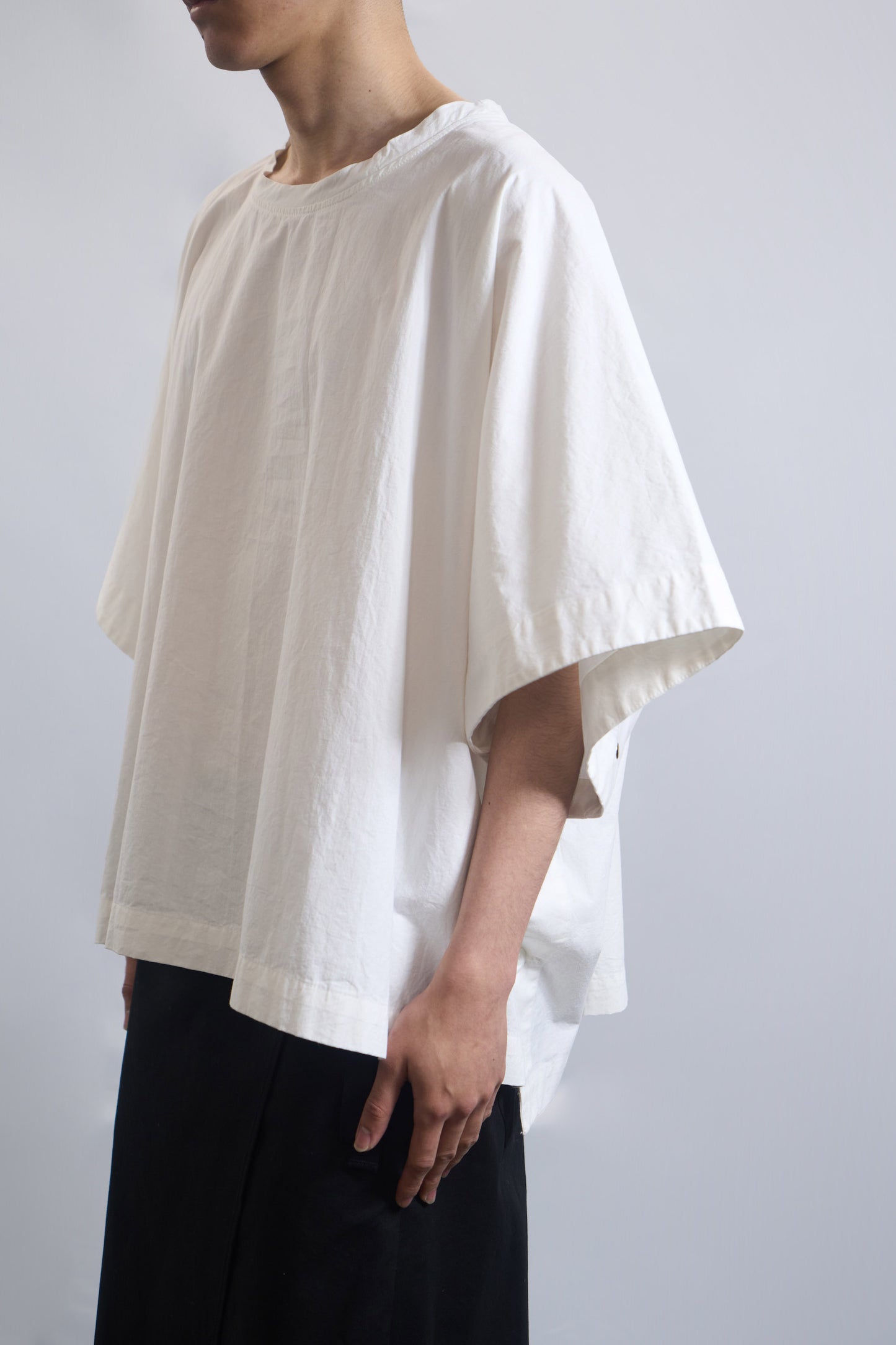 SQUARE PONCHO TOP WHITE