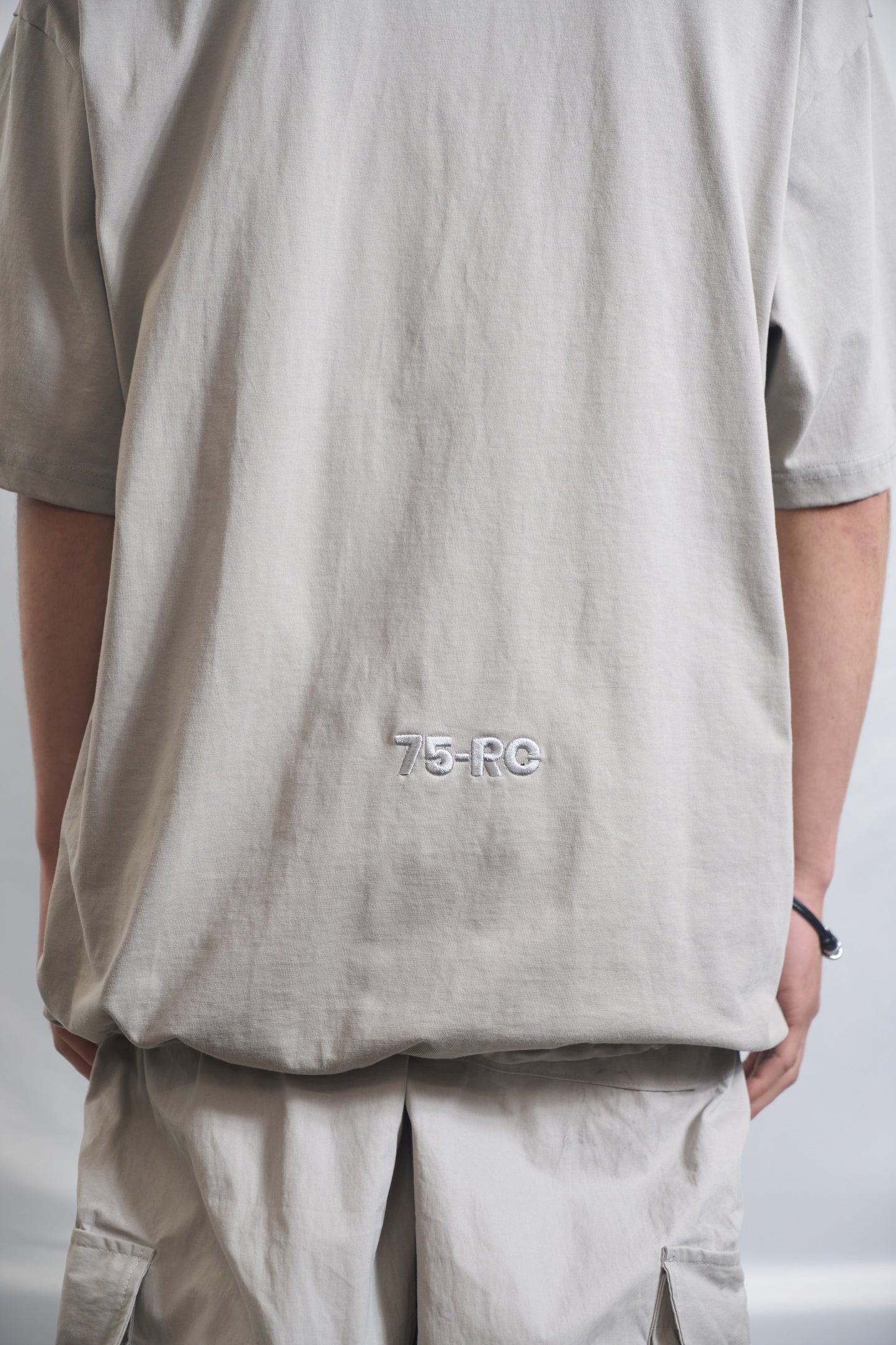 75-RC UTILITY STRING TEE LIGHT GREY