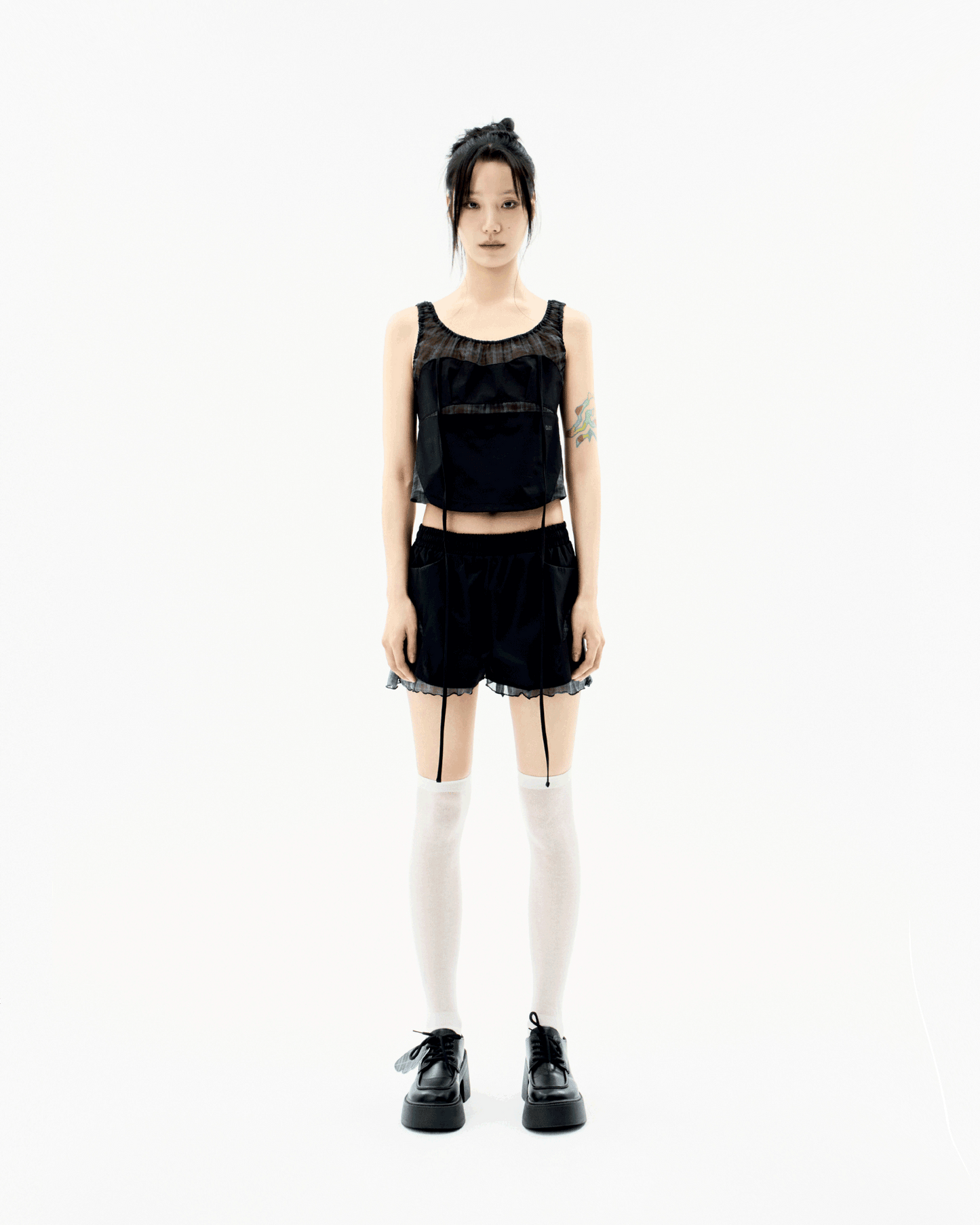 HALTER STRAP PLAID SLEEVELESS BLACK