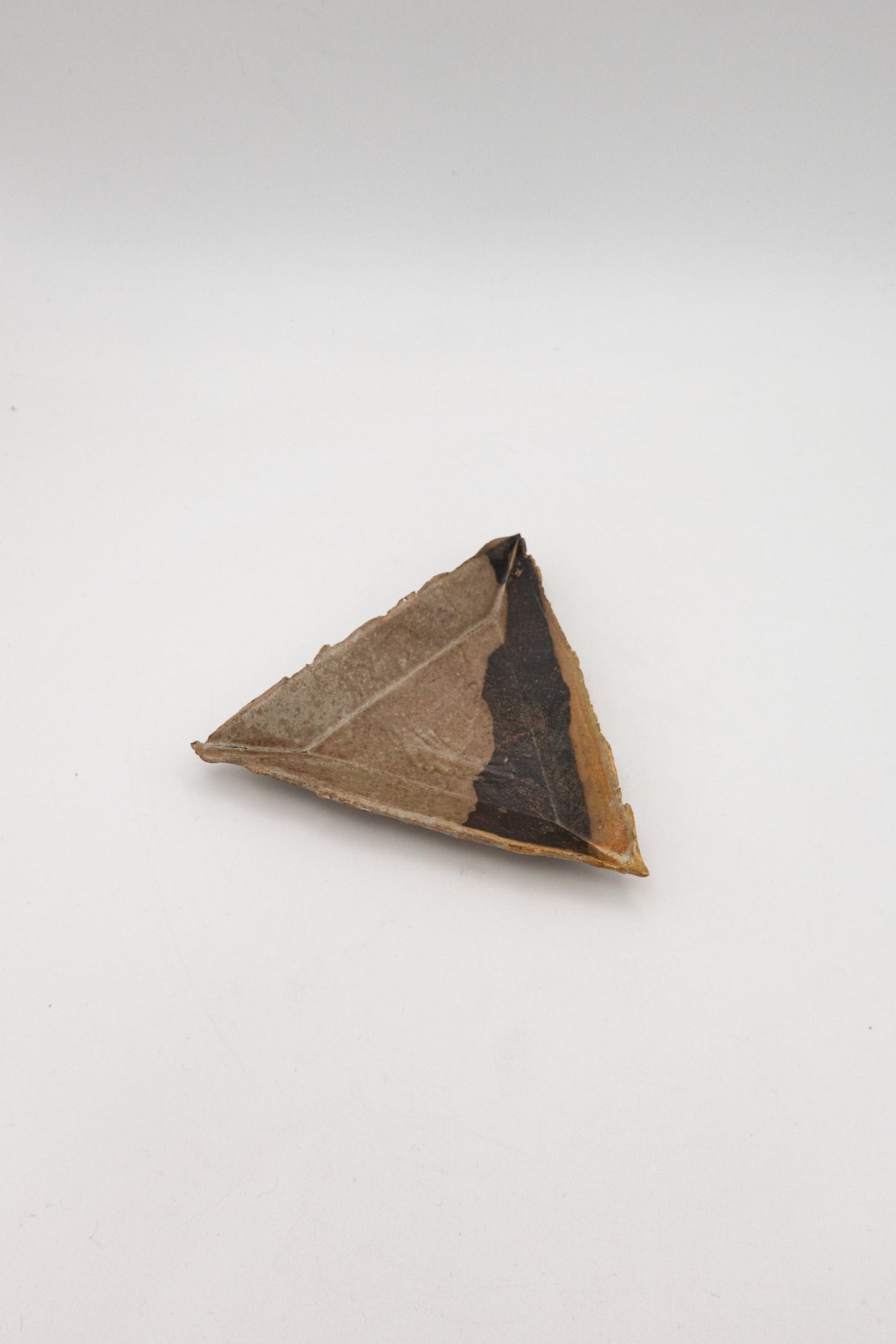 ASH TRIANGLE TRAY #70
