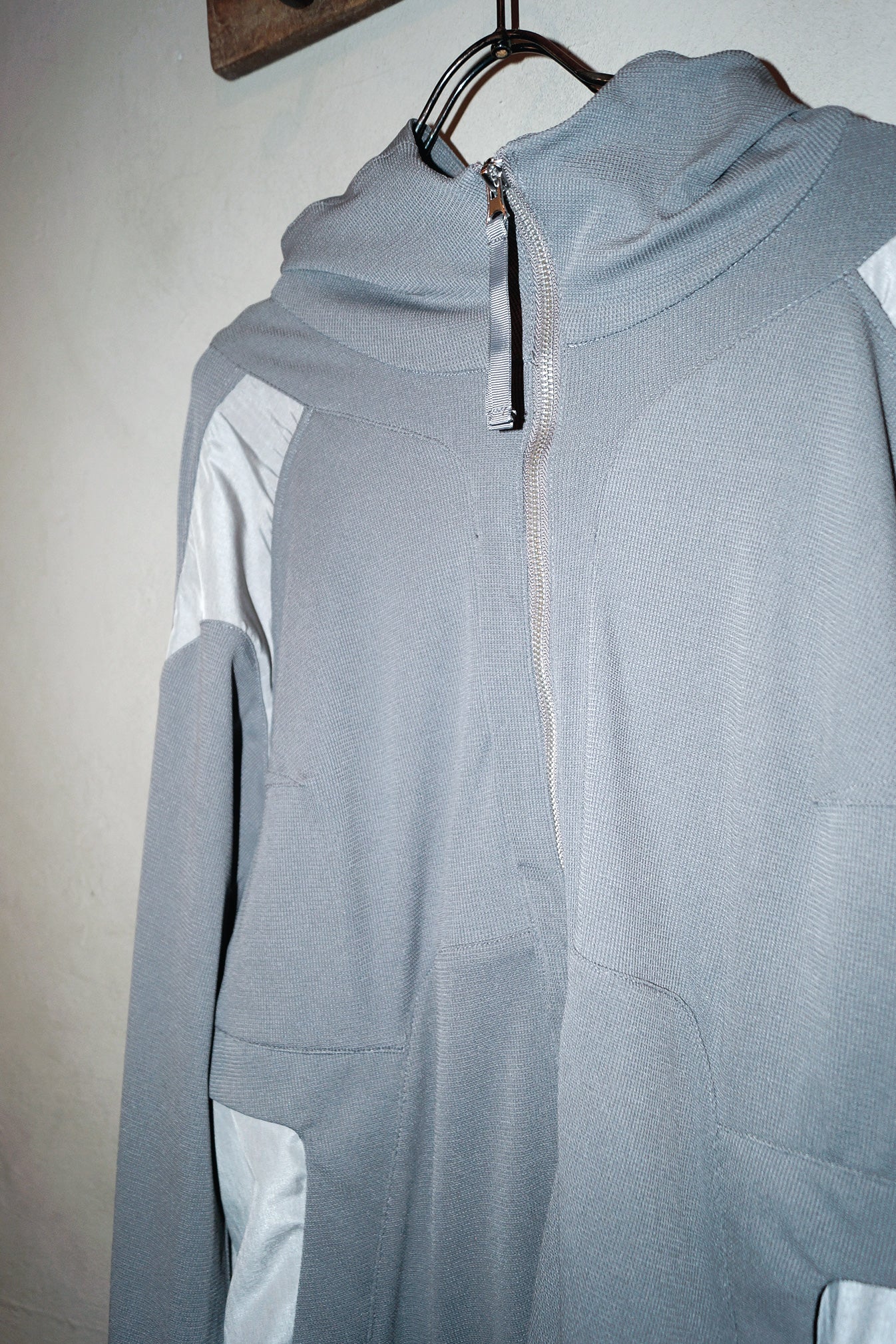 TECHNICAL CONTRAST-PANEL HALF-ZIP HOODIE