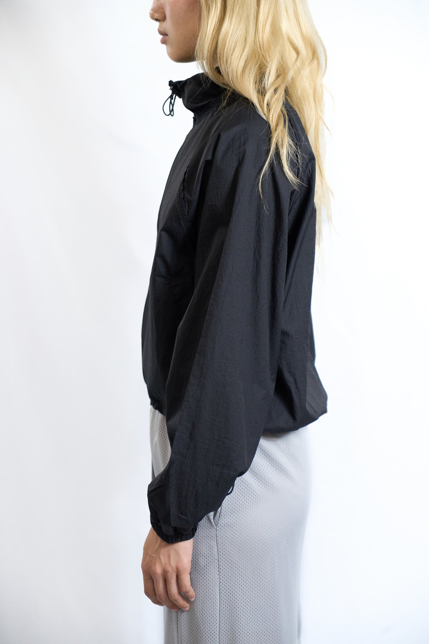 LACE TRIM ZIP-UP WINDBREAKER BLACK