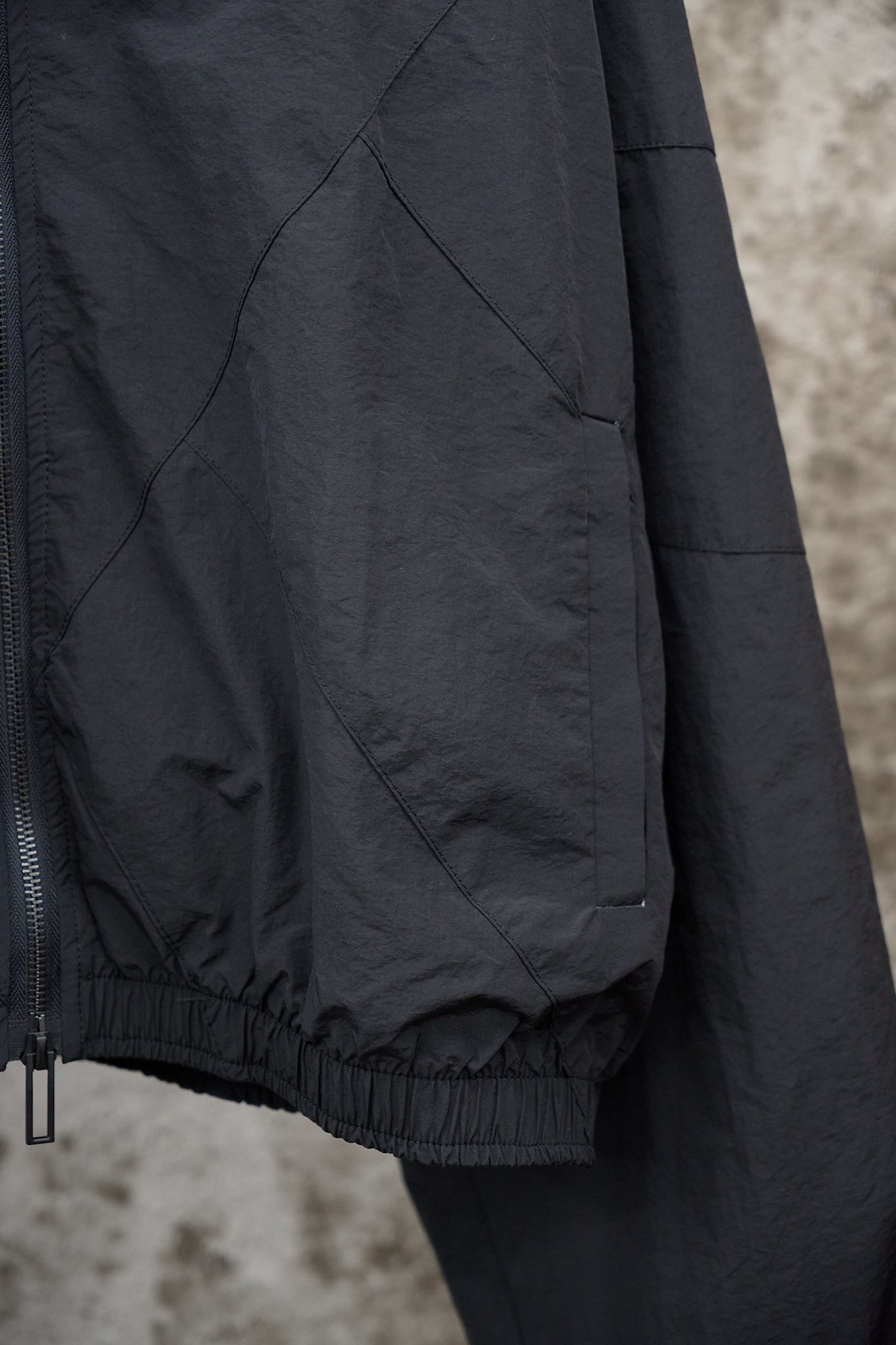 CROPPED ZIP-UP WINDBREAKER