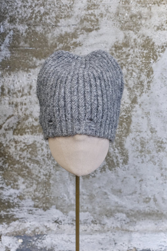 SCULPTED KNIT BEANIE - GREY
