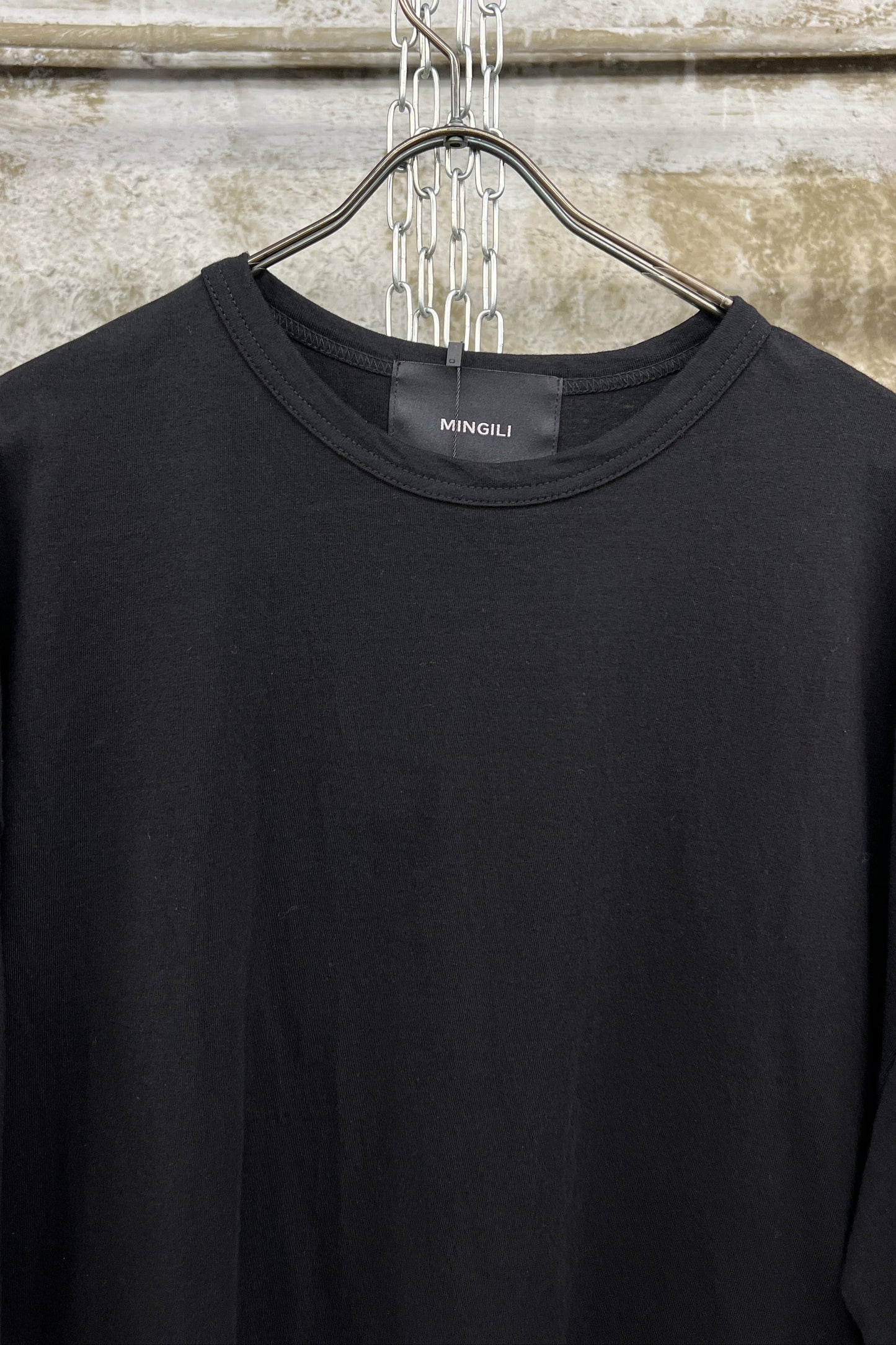 ESSENTIAL OVERSIZED TEE — BLACK