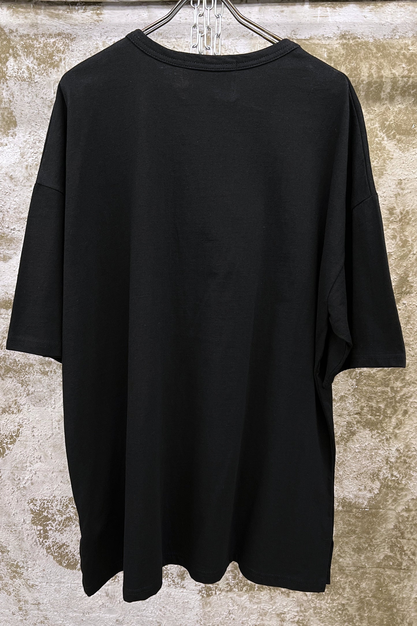 ESSENTIAL OVERSIZED TEE — BLACK