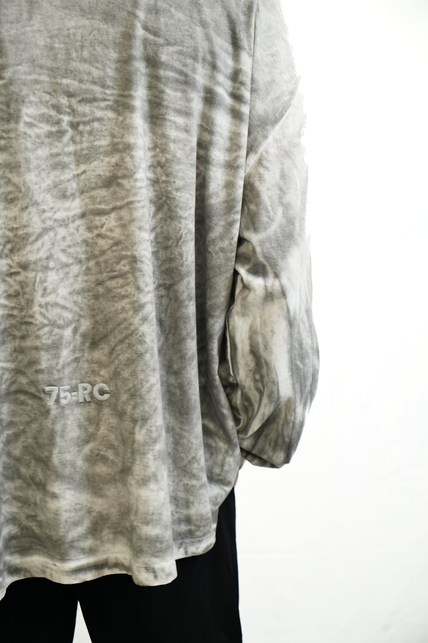 WASHED LONG SLEEVE T-SHIRT