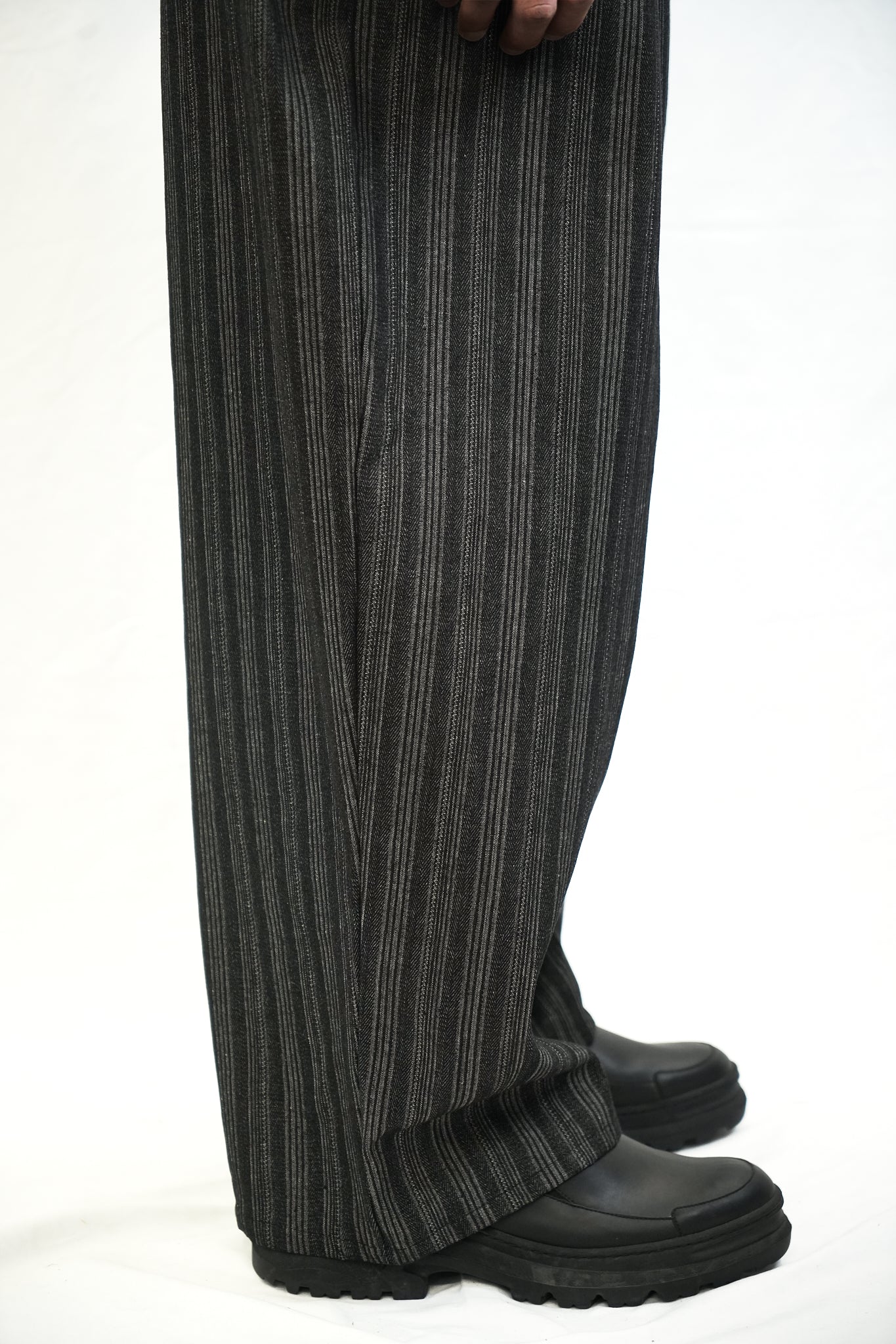 STRIPED TEXTURE DRAWSTRING PANTS