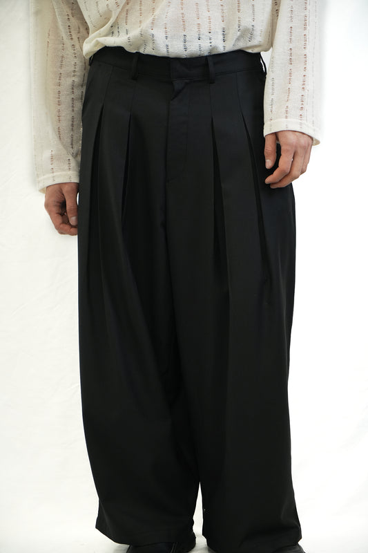 BLACK PLEATED TROUSERS