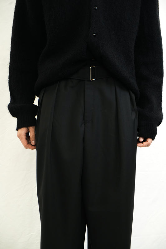 BLACK LOOSE TAPERED TROUSERS
