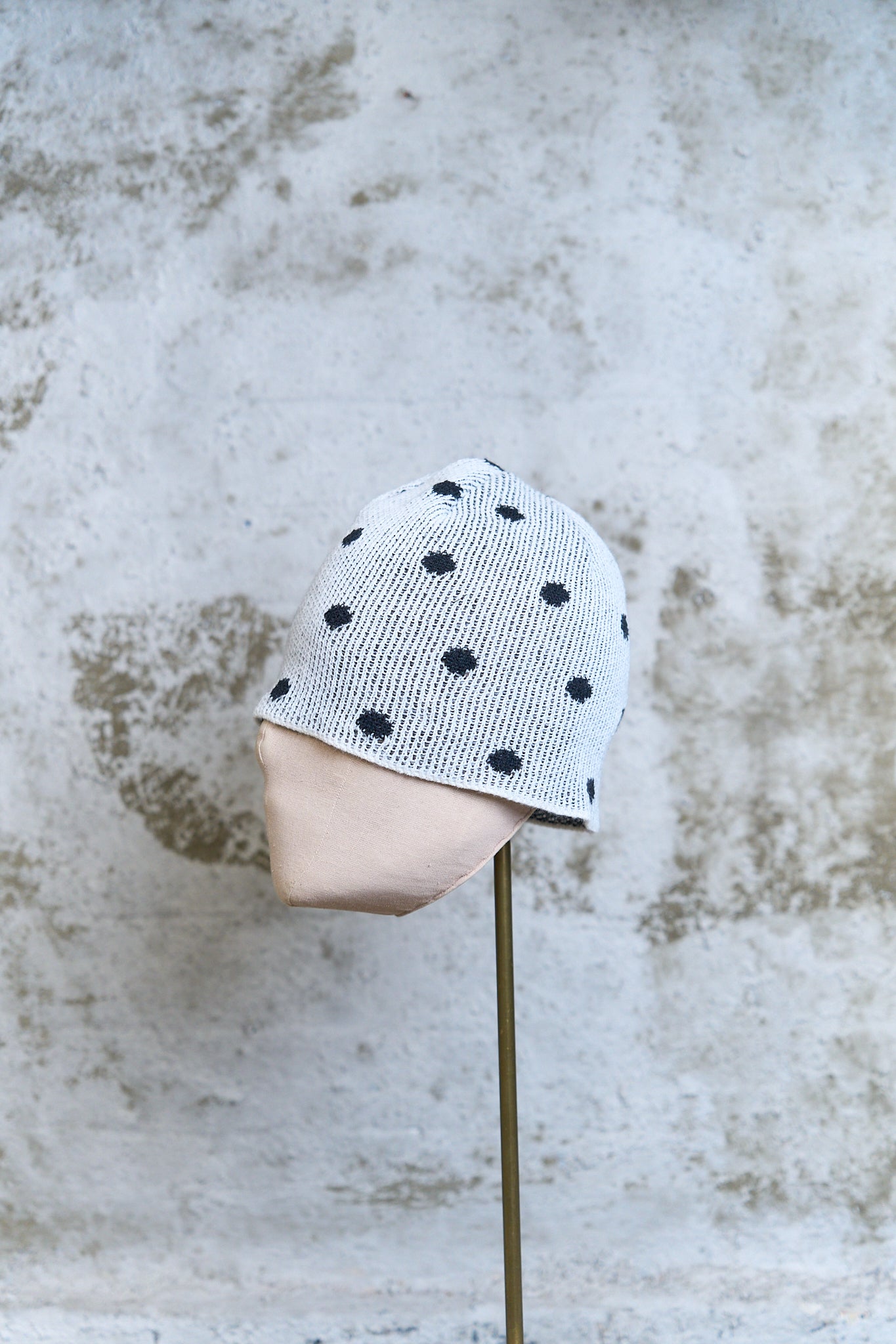 BLACK POLKA DOT KNIT BEANIE — WHITE