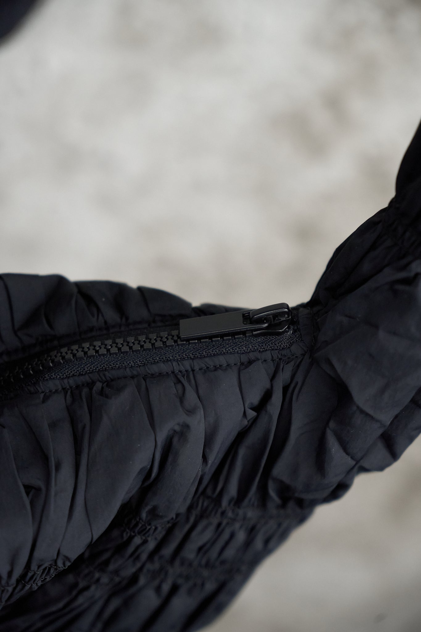 BLACK RUCHED SHOULDER BAG