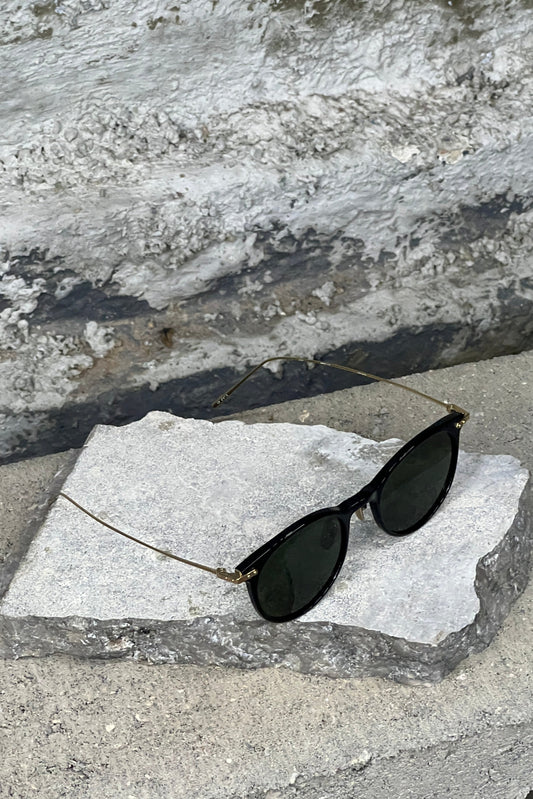 LINDA FARROW SUNGLASSES 02