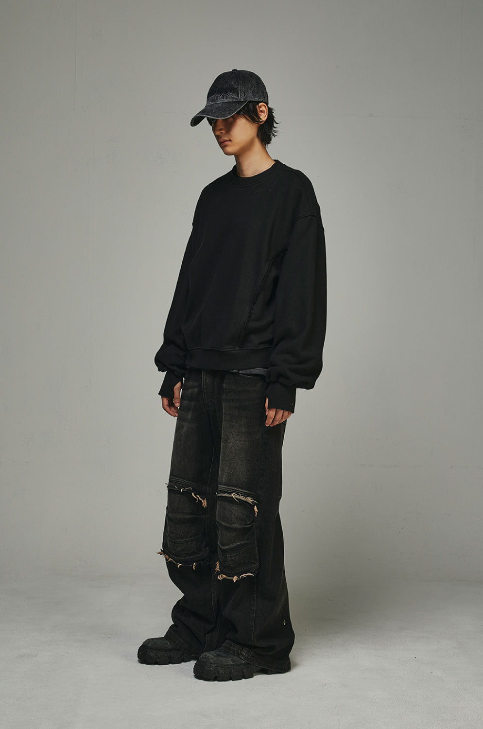 BLR OVER FIT RAW CUT LINE SWEATSHIRTS BLACK