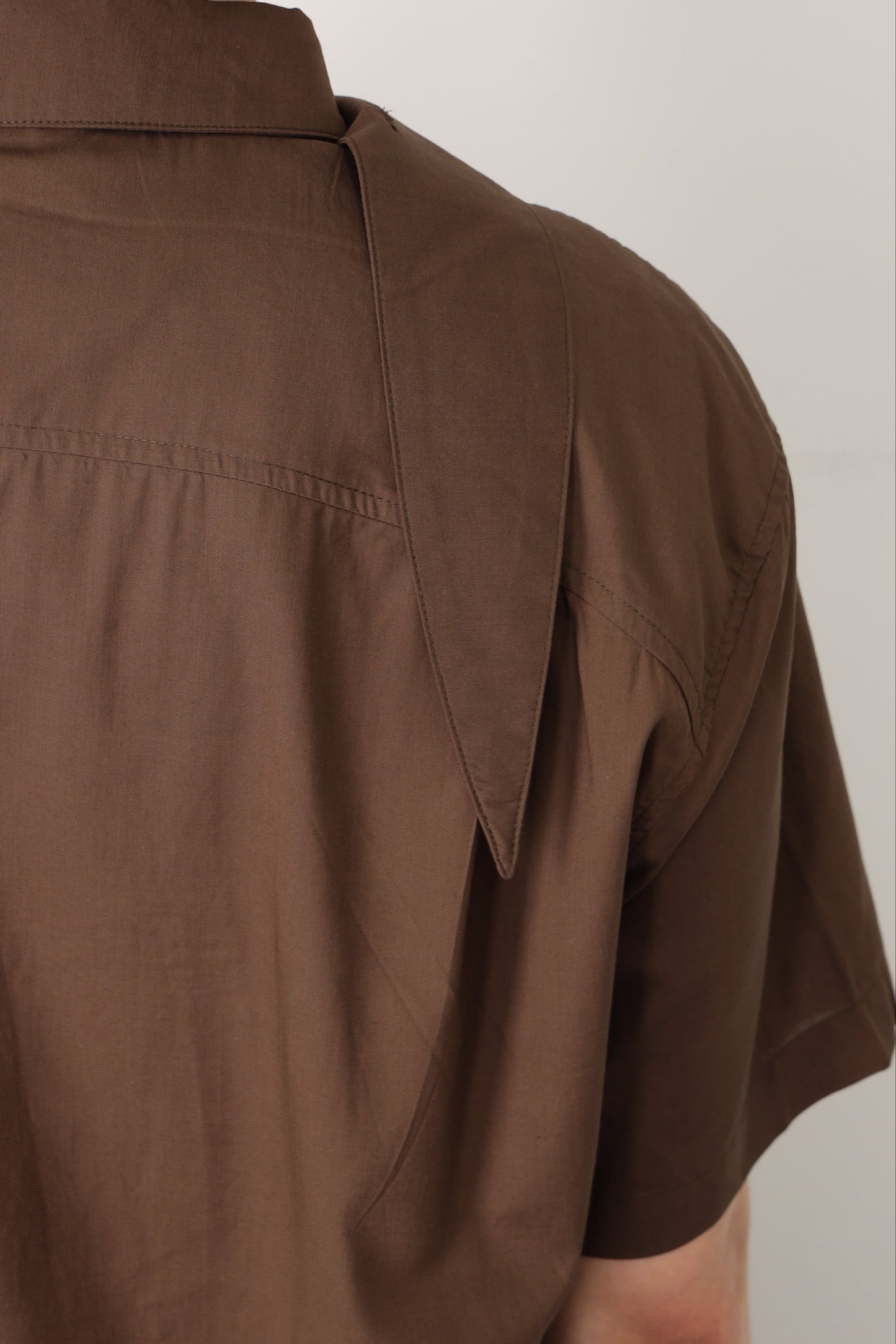TAIL COLLAR SHIRT_VER BALANCE(BROWN)