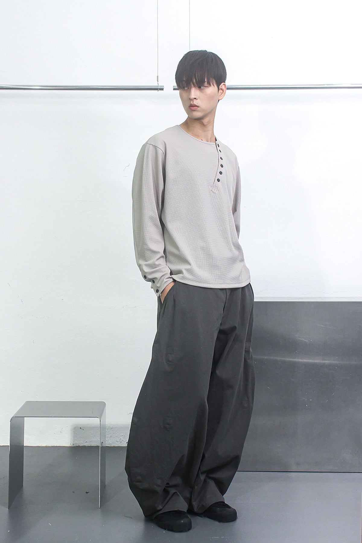 CROSSLINE HENLEY  NECK  LONG SLEEVE IVORY