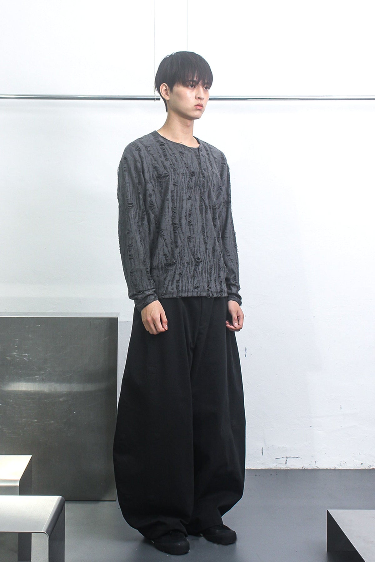 (T) CROSSLINE HENLEY  NECK  LONG SLEEVE BLACK