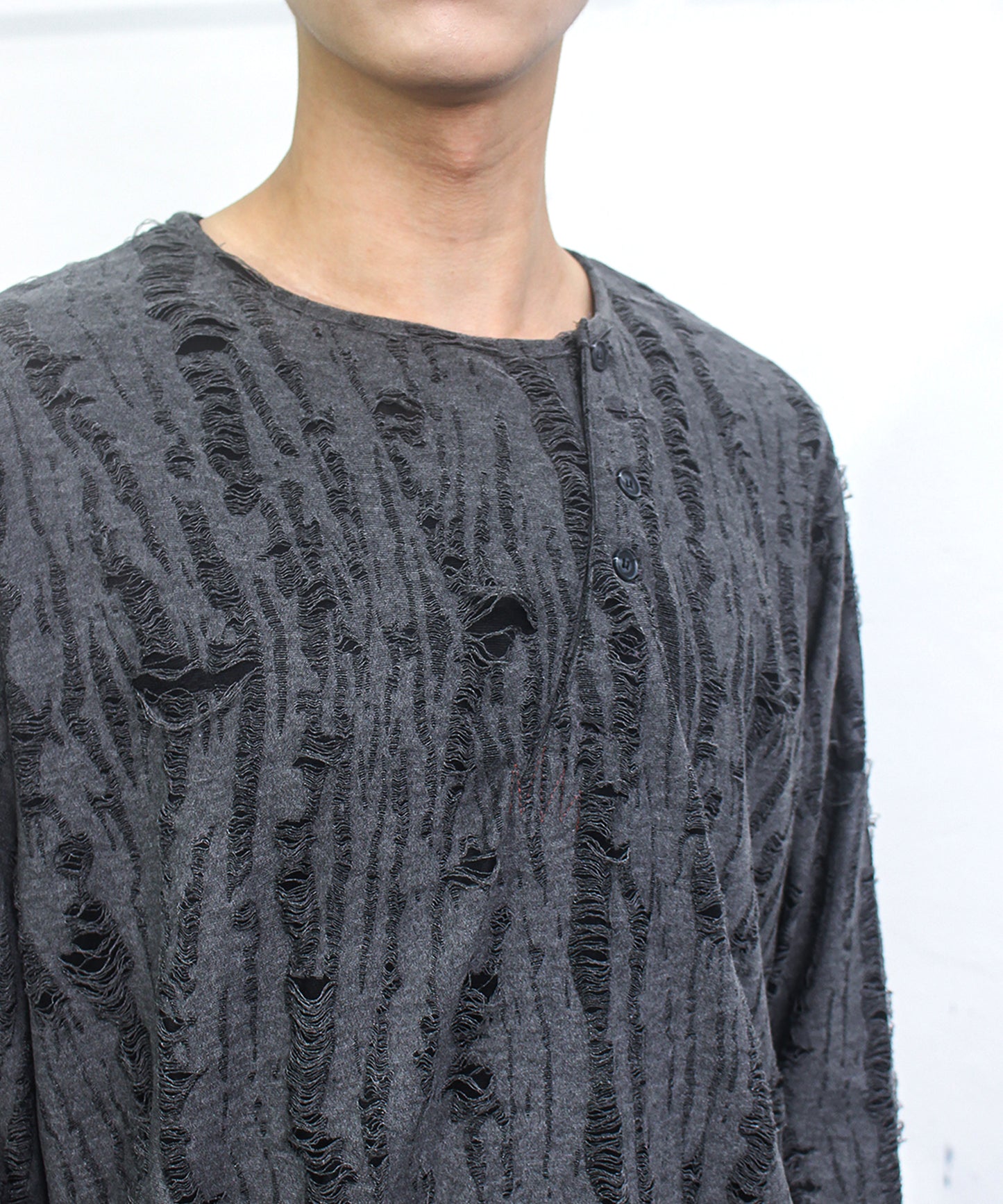 (T) CROSSLINE HENLEY  NECK  LONG SLEEVE BLACK