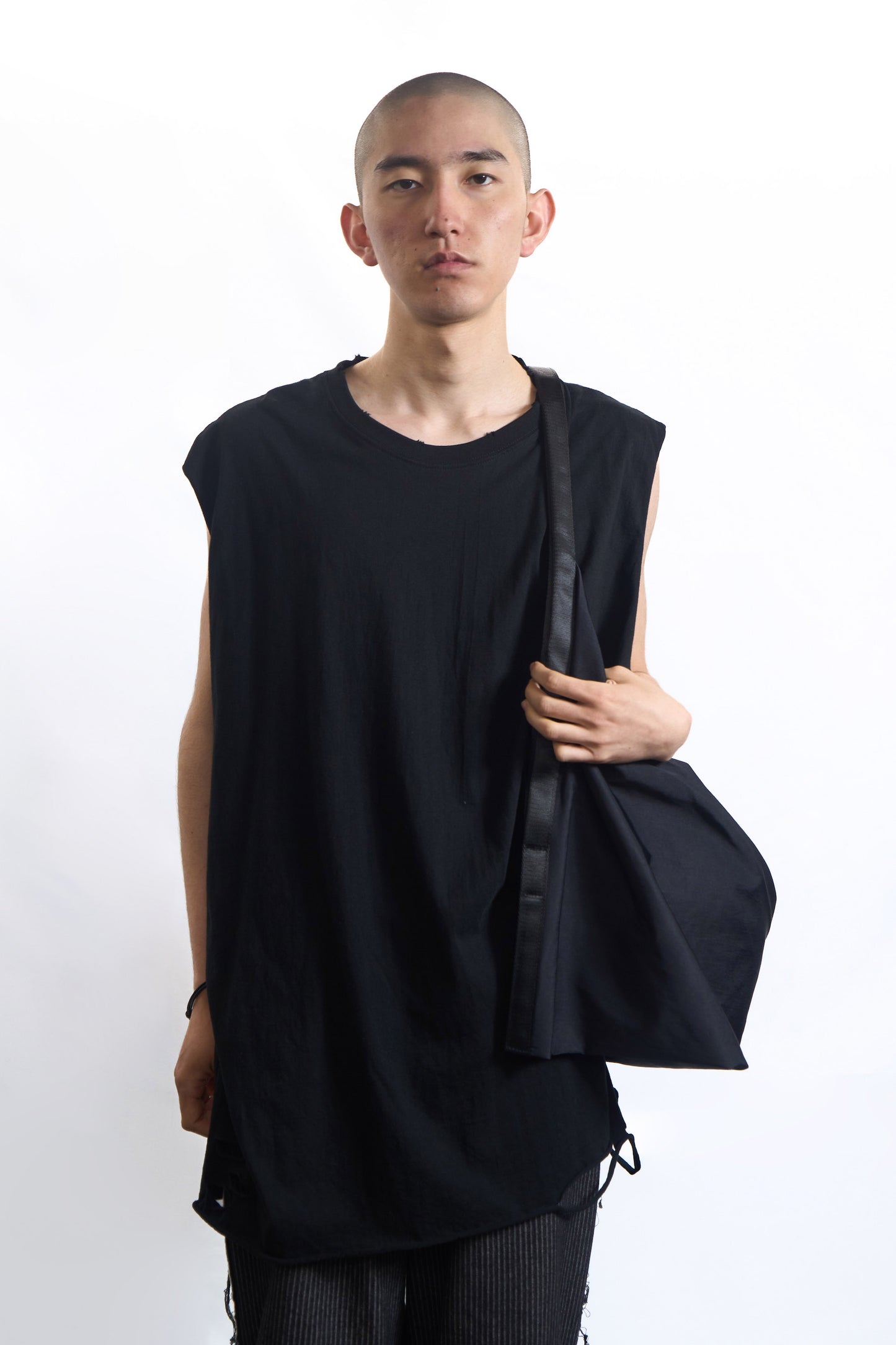UTILITY NYLON SLING BAG BLACK