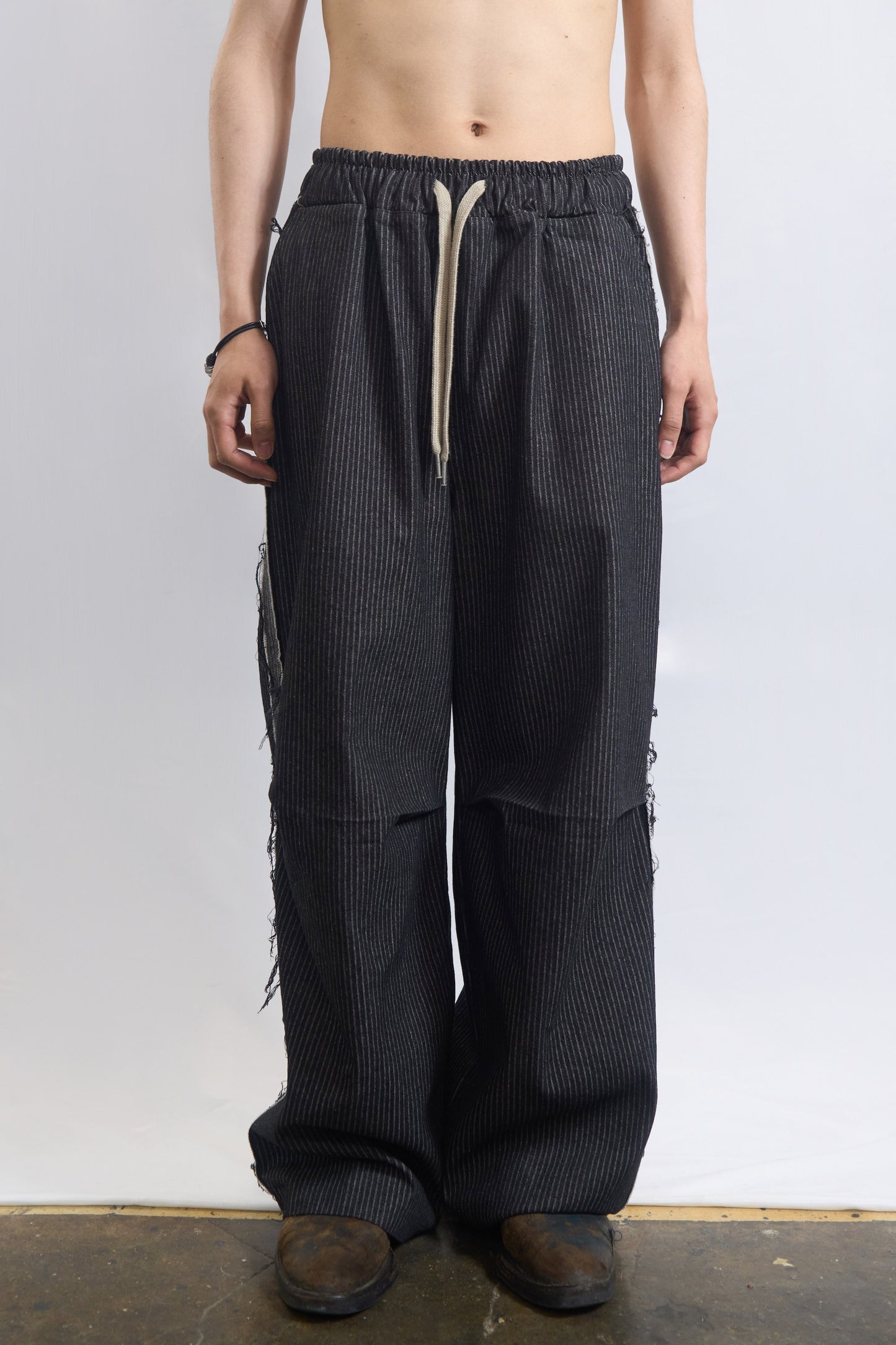 RAW EDGE STRIPE DENIM PANTS