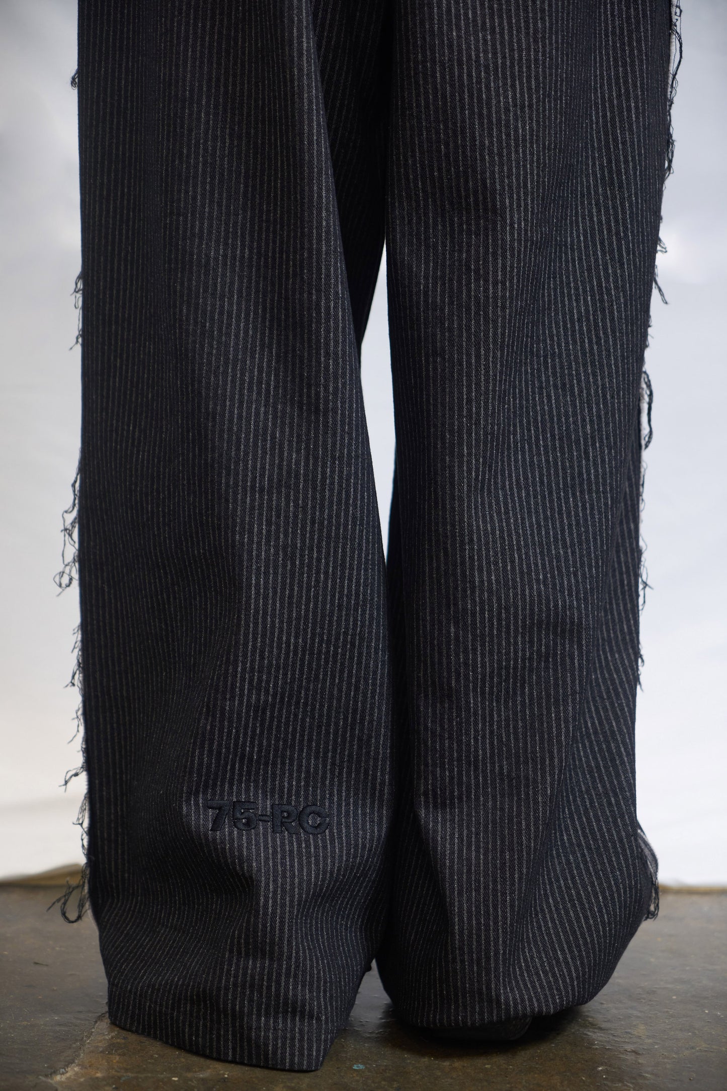 RAW EDGE STRIPE DENIM PANTS