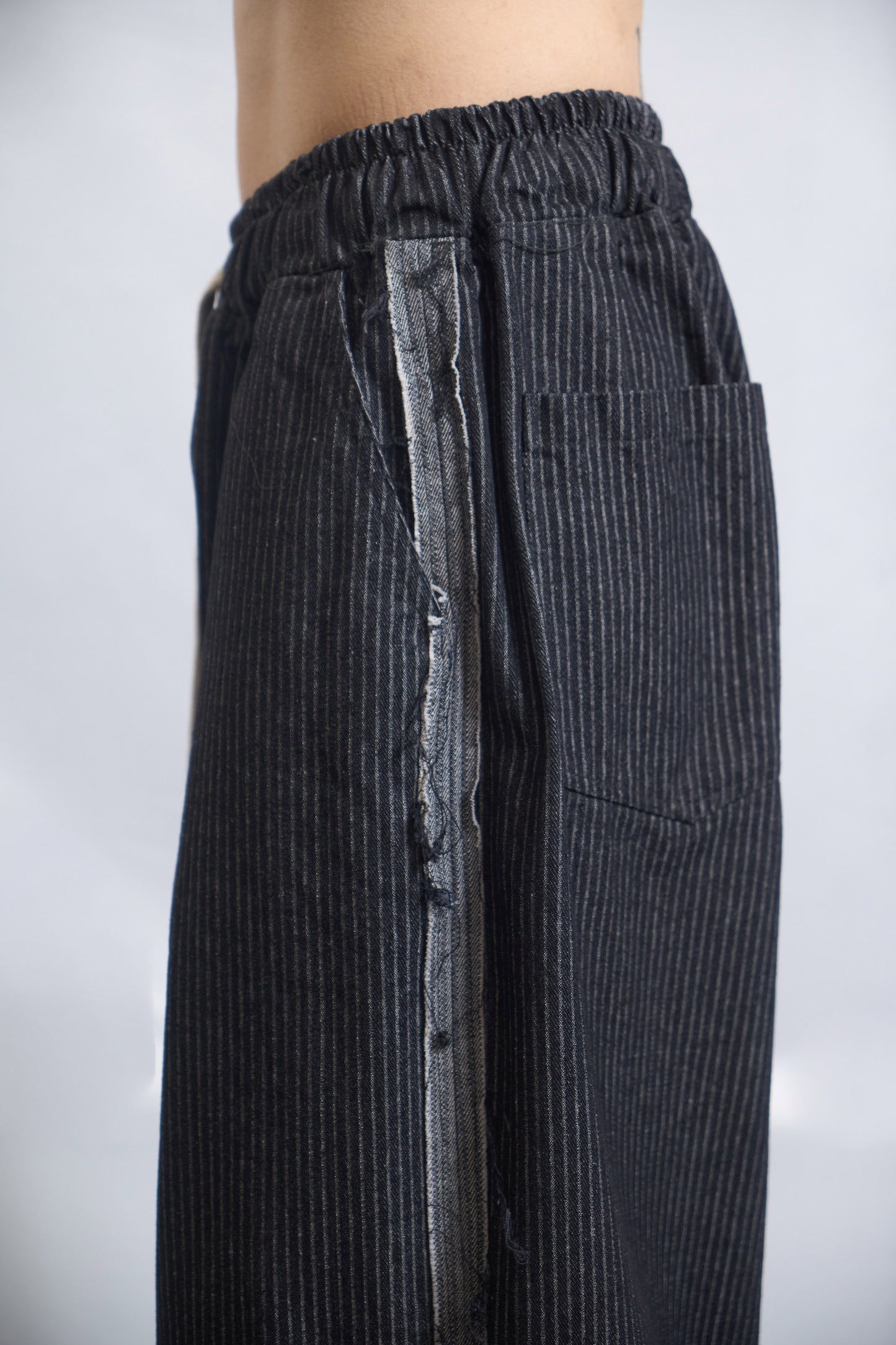 RAW EDGE STRIPE DENIM PANTS