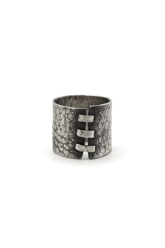 LEATHER THREE STICH RING