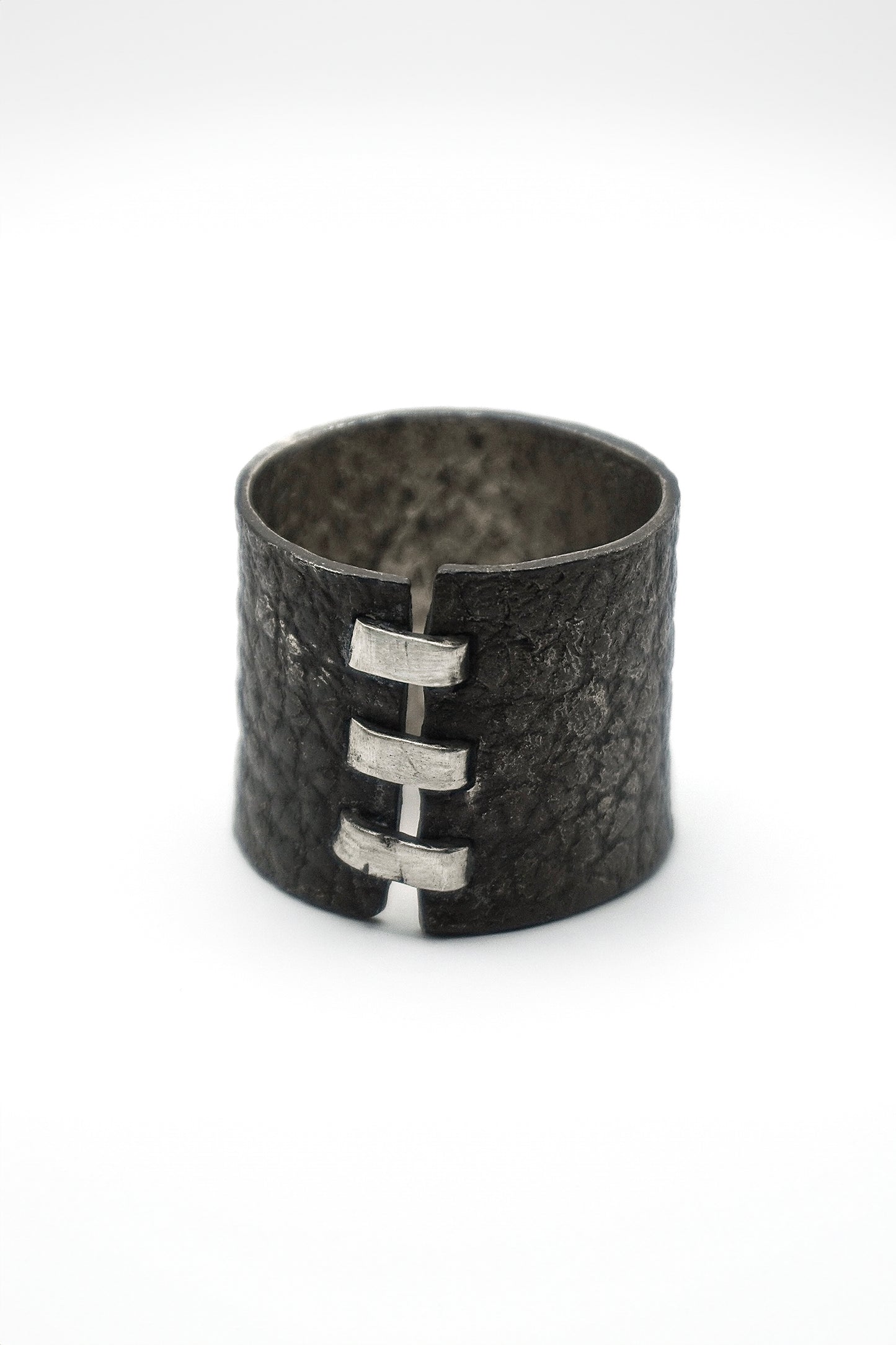 LEATHER THREE STICH RING - BLACK