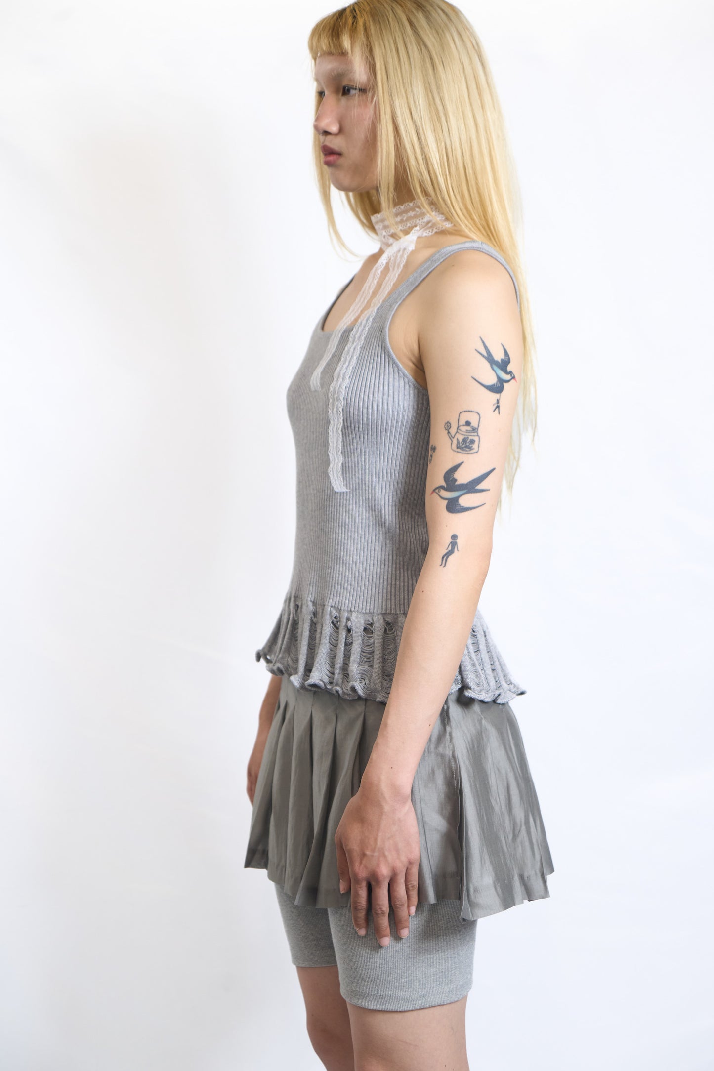 CUT-OUT RIBBED TANK TOP