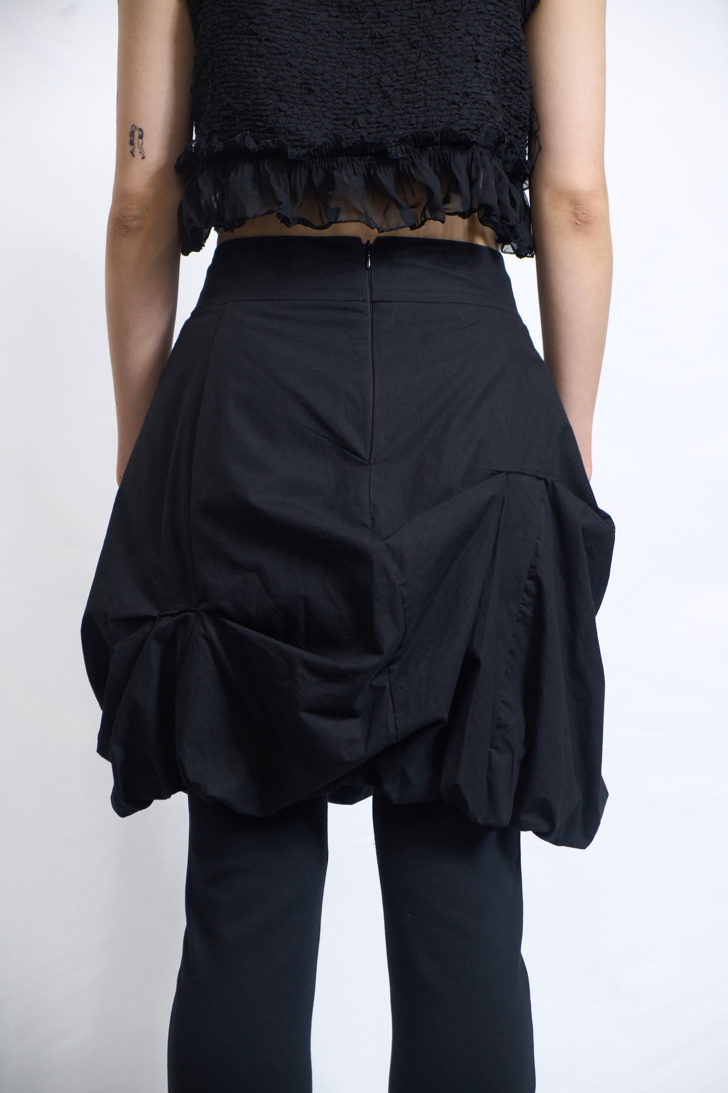STRUCTURED BALLOON SKIRT BLACK