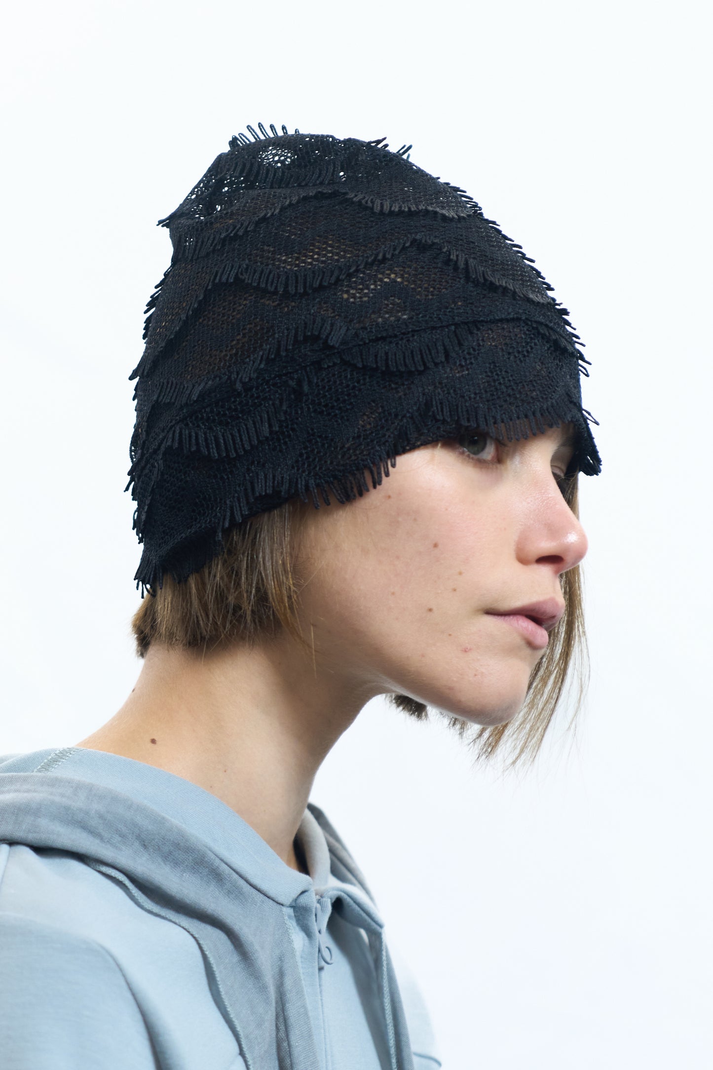 LACE WAVE BEANIE BLACK