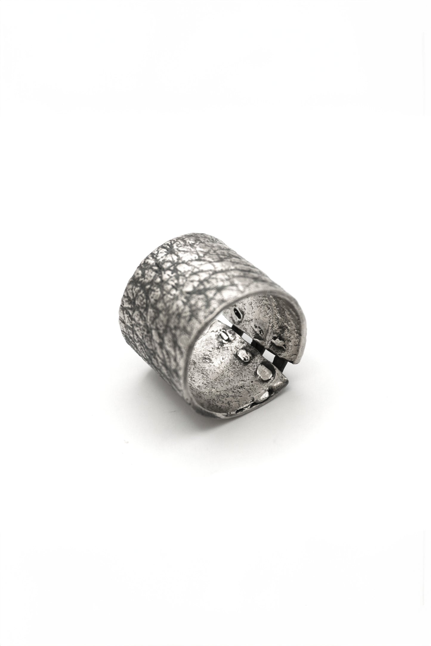 LEATHER THREE STICH RING