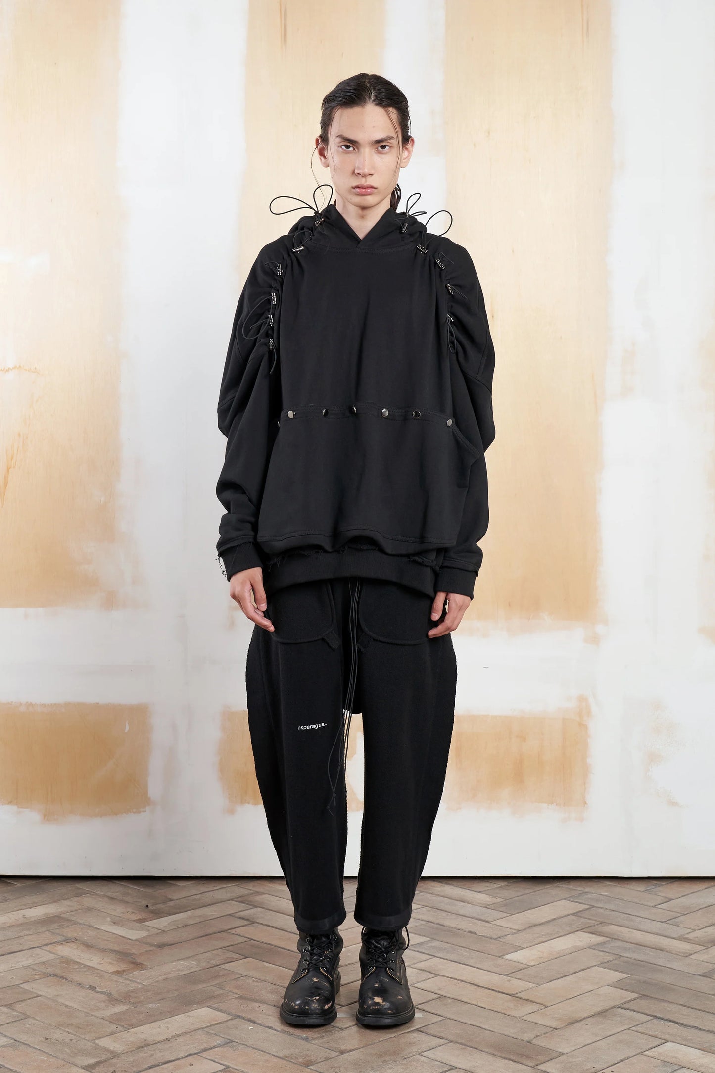 MULTI SHOULDER VOLUME HOODIE