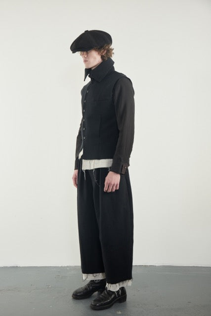 FRAYED HIGH-NECK VEST