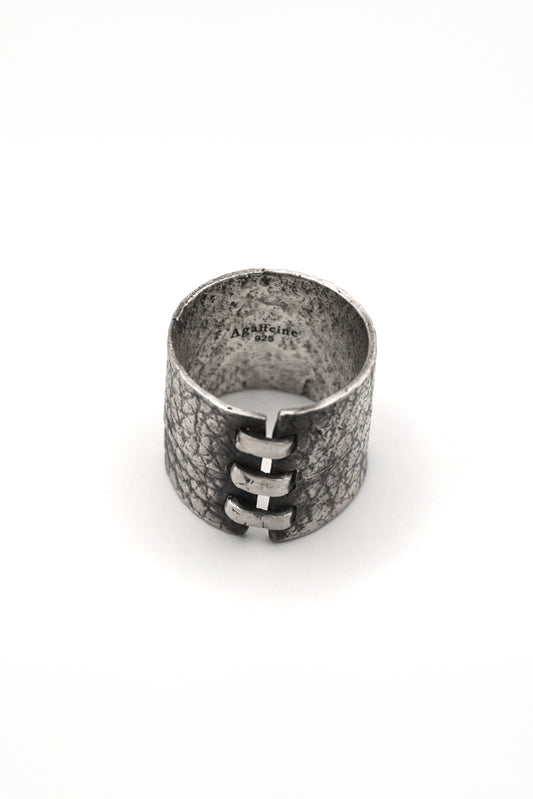 LEATHER THREE STICH RING