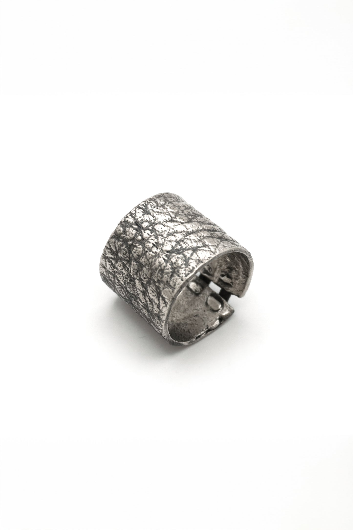 LEATHER THREE STICH RING