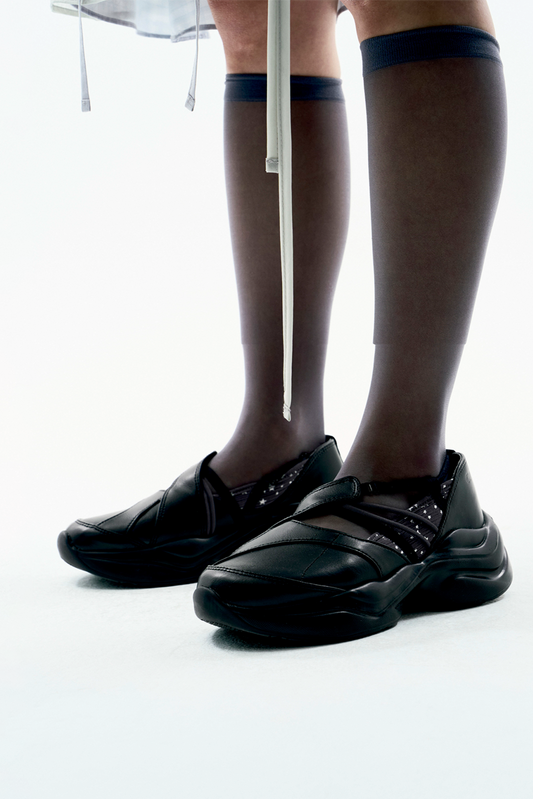 STRAP TOE SNEAKERS BLACK