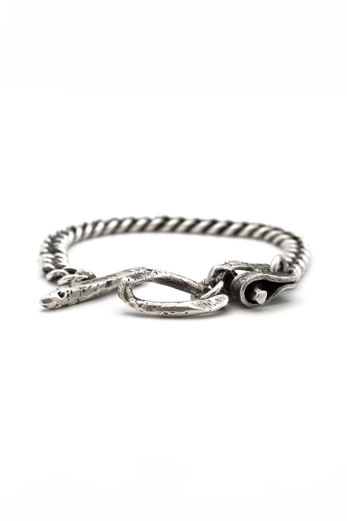 SILVER LEATHER BUCKLE CHAIN