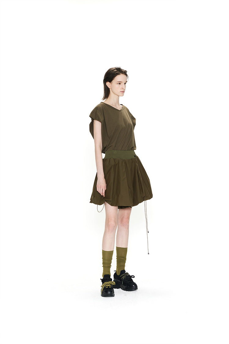 RECYCLED FABRIC A BOAT V-NECK SLEEVELESS TOP KHAKI