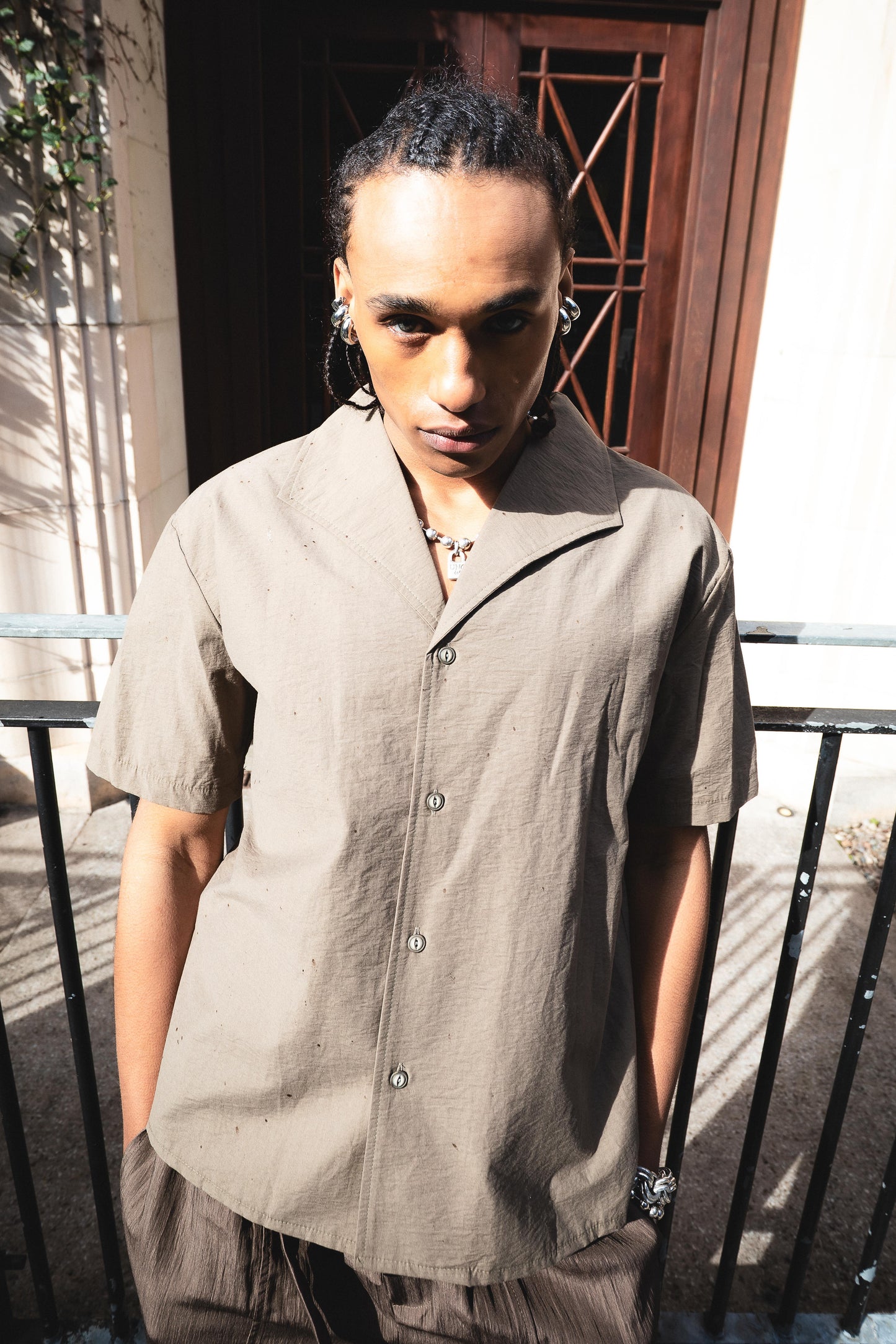 RELAXED OPEN-COLLAR SHIRT — BLACK