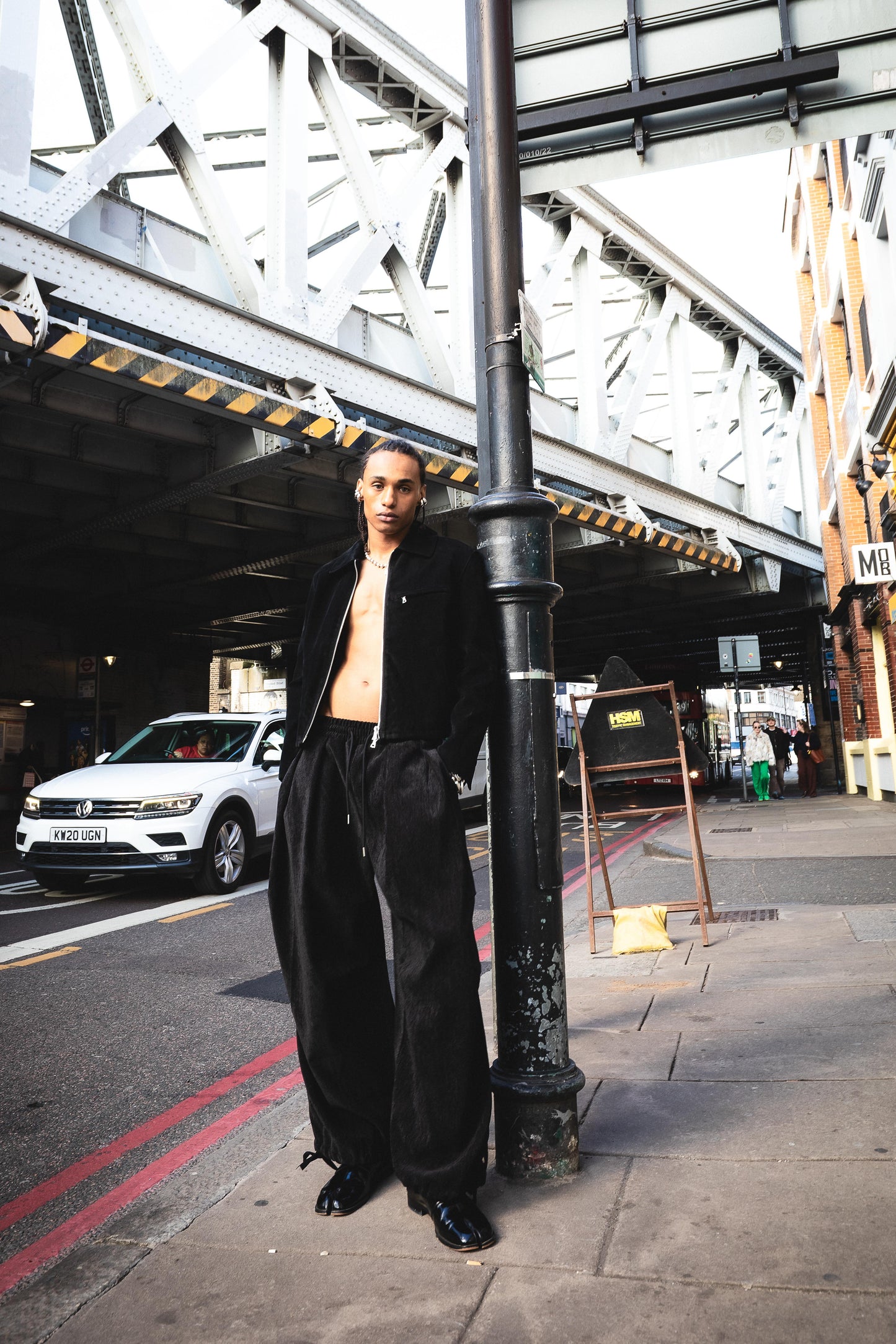 DRAWSTRING HEM BALLOON TROUSERS — BLACK