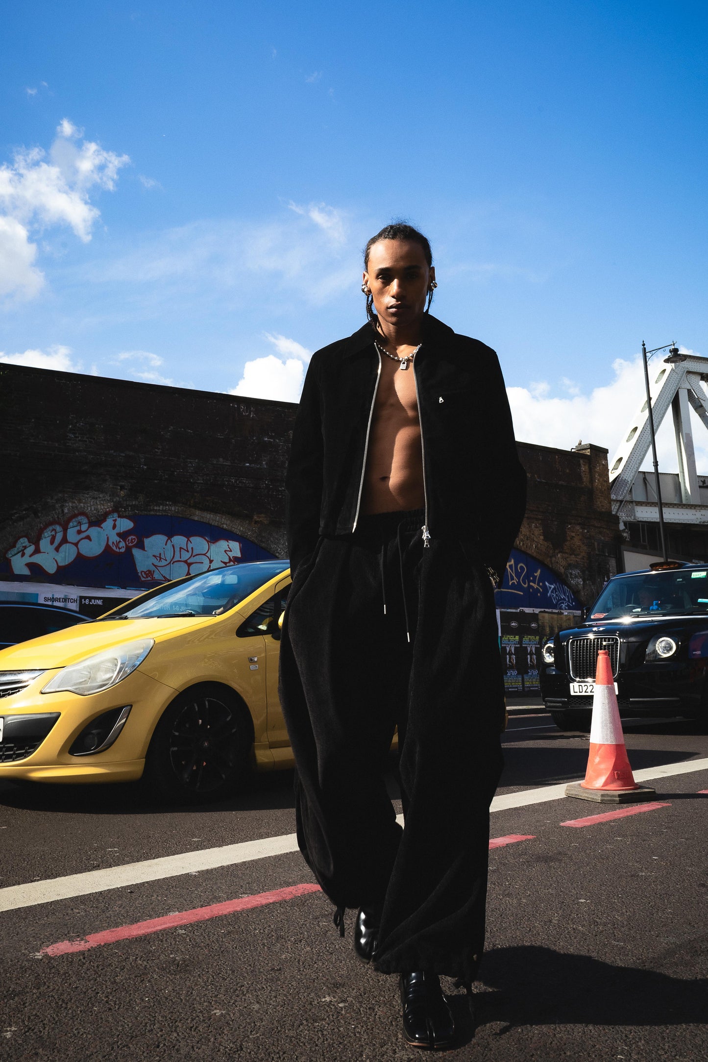DRAWSTRING HEM BALLOON TROUSERS — BLACK