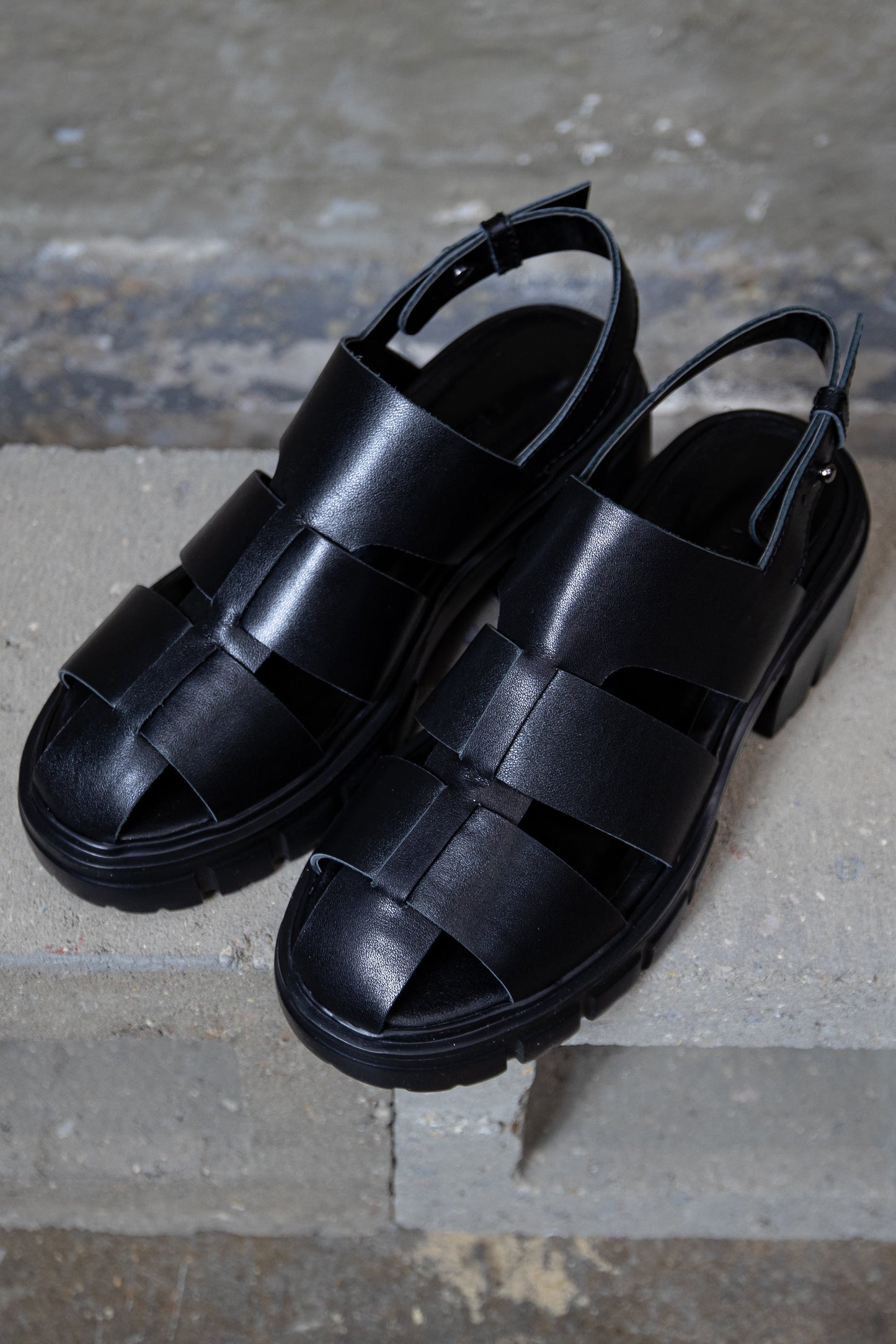 CHUNKY STRAP SANDAL