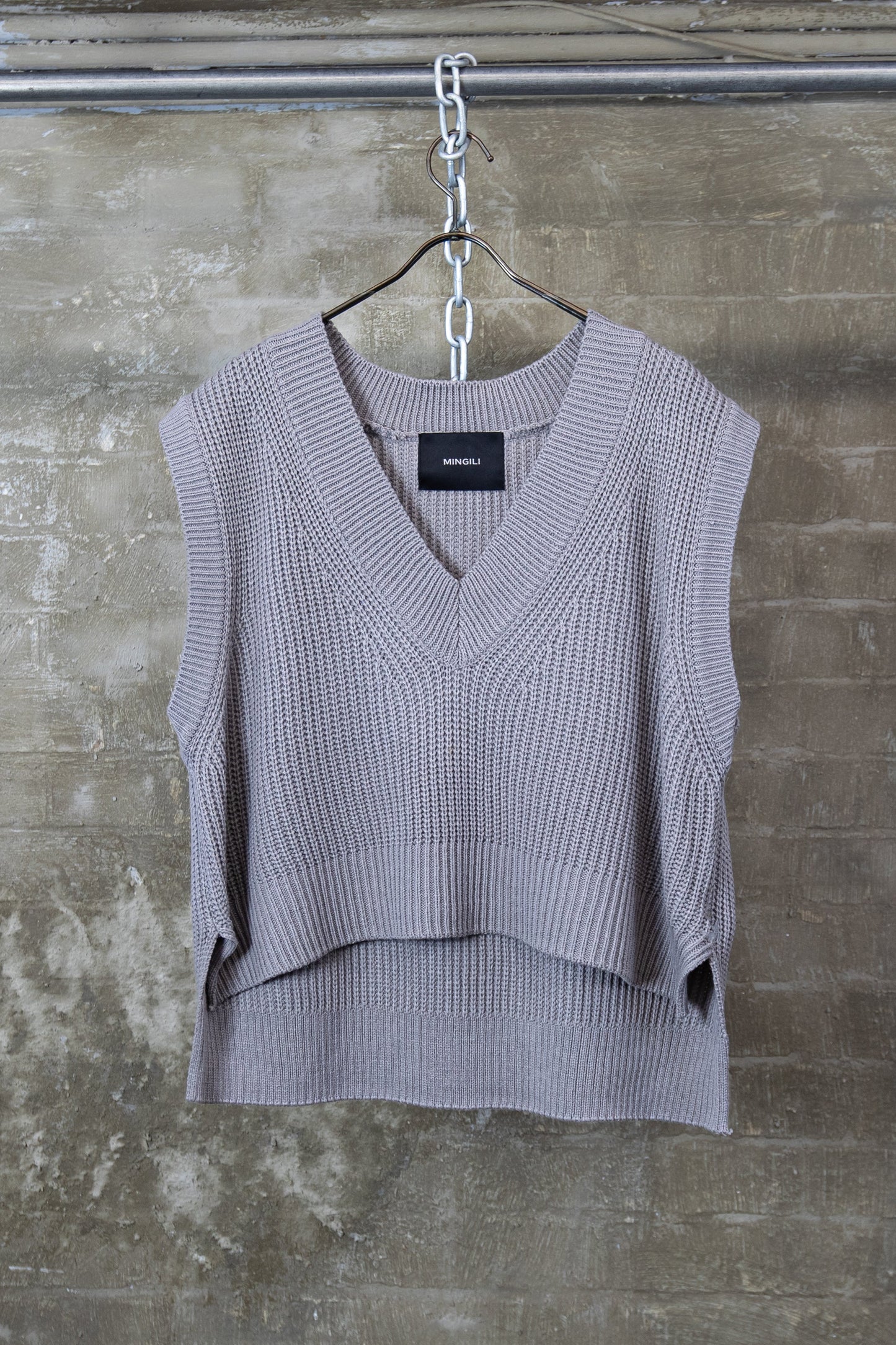 LAYERED KNIT VEST — GREY